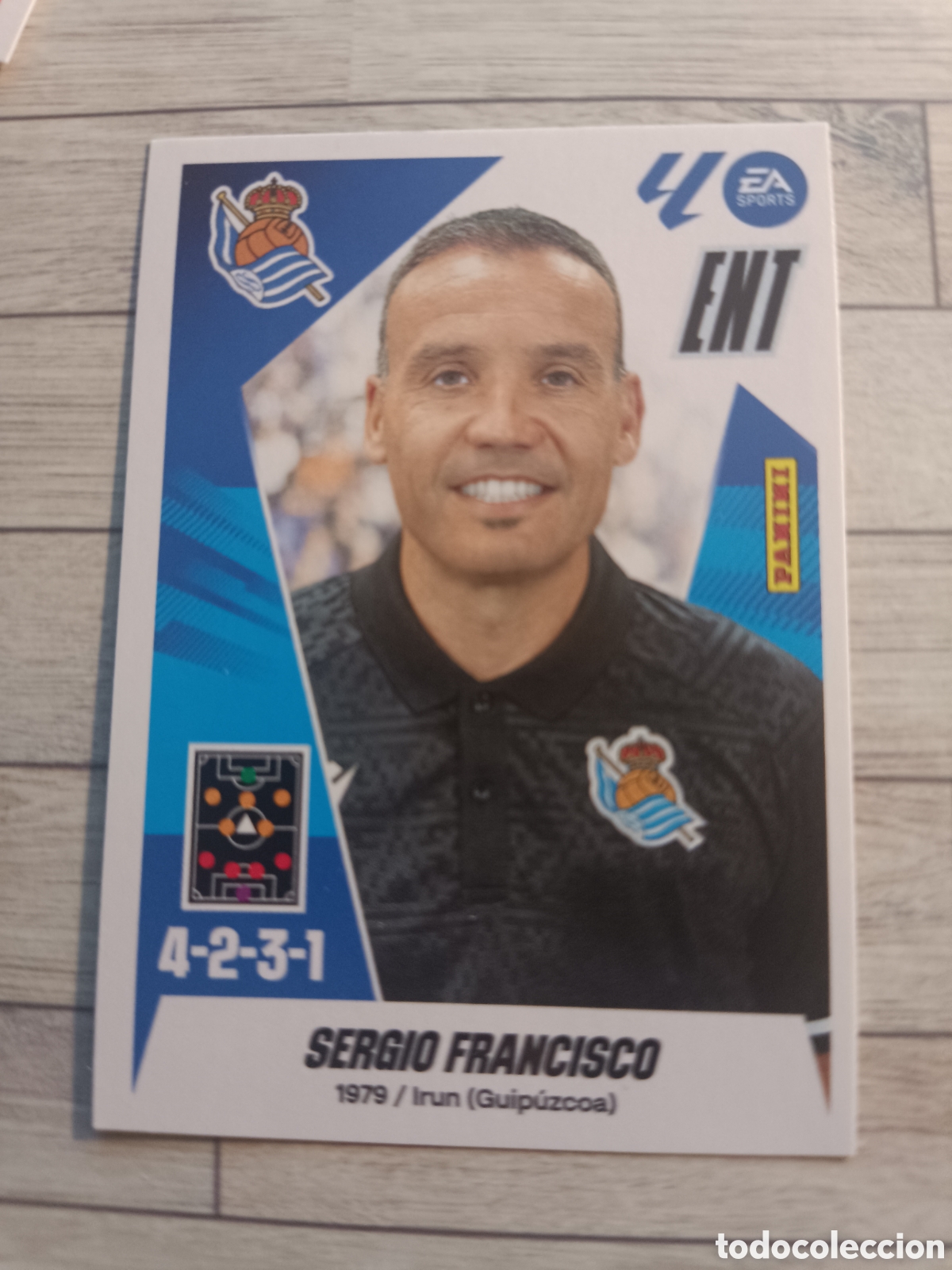 Cromos de F&uacute;tbol: 2 SERGIO FRANCISCO ENTRENADOR REAL SOCIEDAD LIGA ESTE 2025 2026 PANINI 25 26 SIN PEGAR