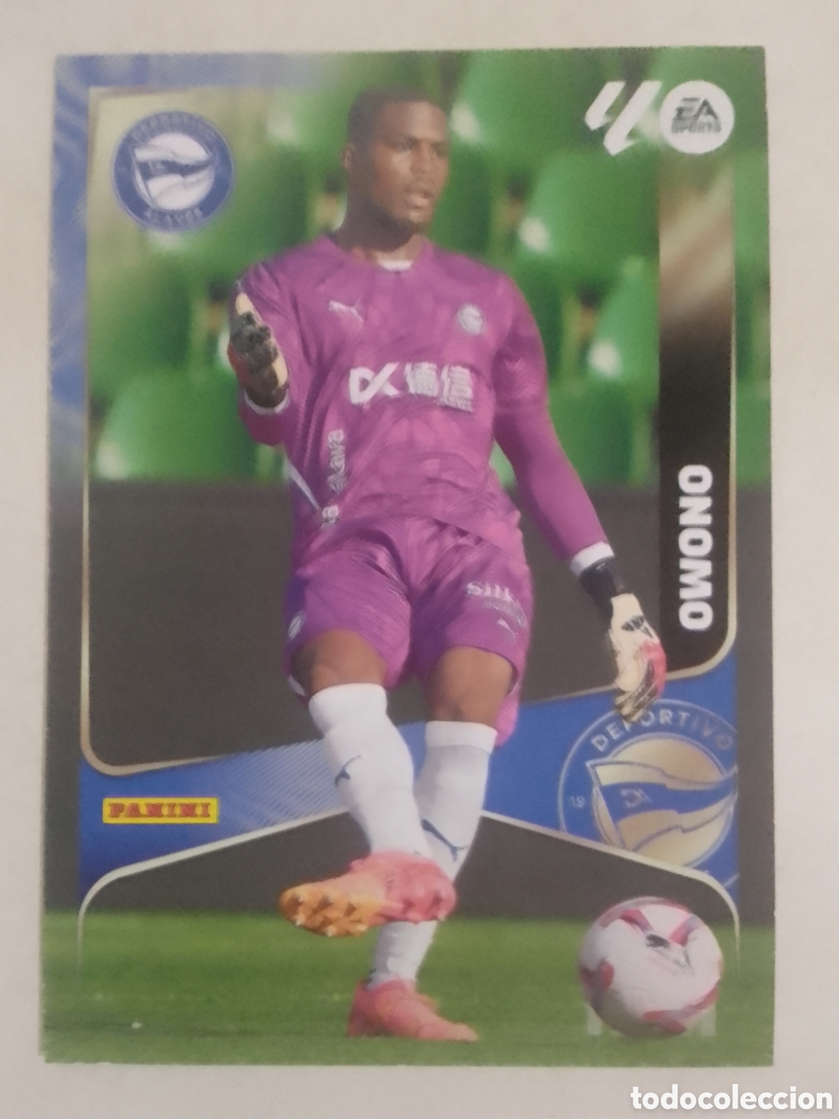 Cromos de F&uacute;tbol: Megacracks 2025/26 n&deg; 21 Owono &bull; Deportivo Alav&eacute;s.