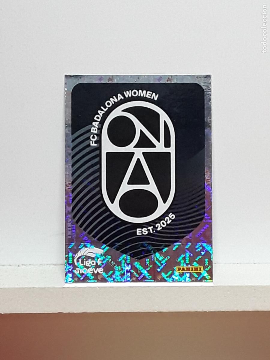 Cartes &agrave; collectionner de Football: LIGA FEMENINA 2025 2026 F 25 26 ALBUM PANINI LIGA N 62 BADALONA ESCUDO LOGO