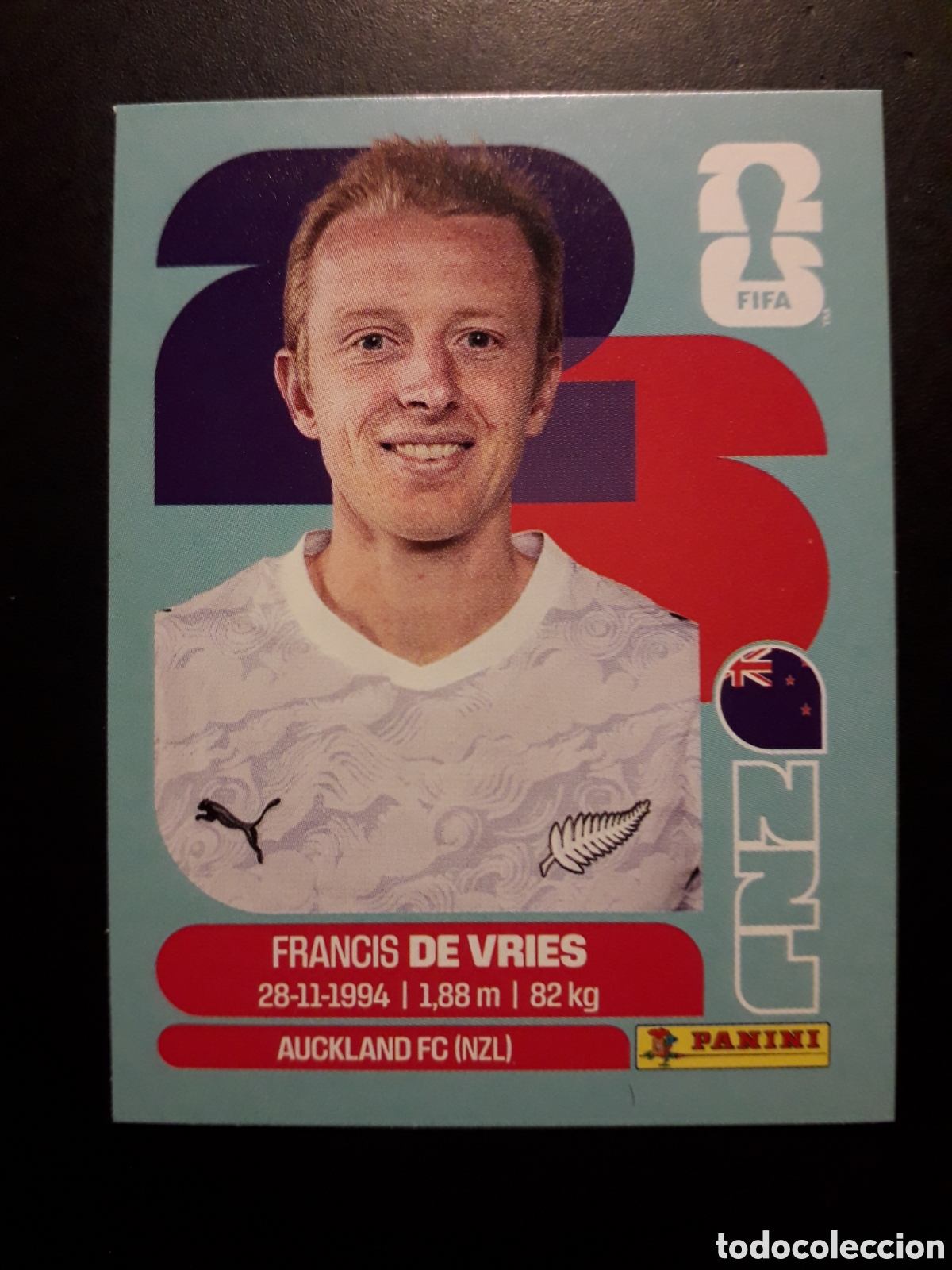 Cromos de F&uacute;tbol: DE VRIES NUEVA ZELANDA NZL 8 MUNDIAL F&Uacute;TBOL 2026 FIFA WORLD CUP PANINI SIN PEGAR PEDIDO M&Iacute;NIMO 3&euro;