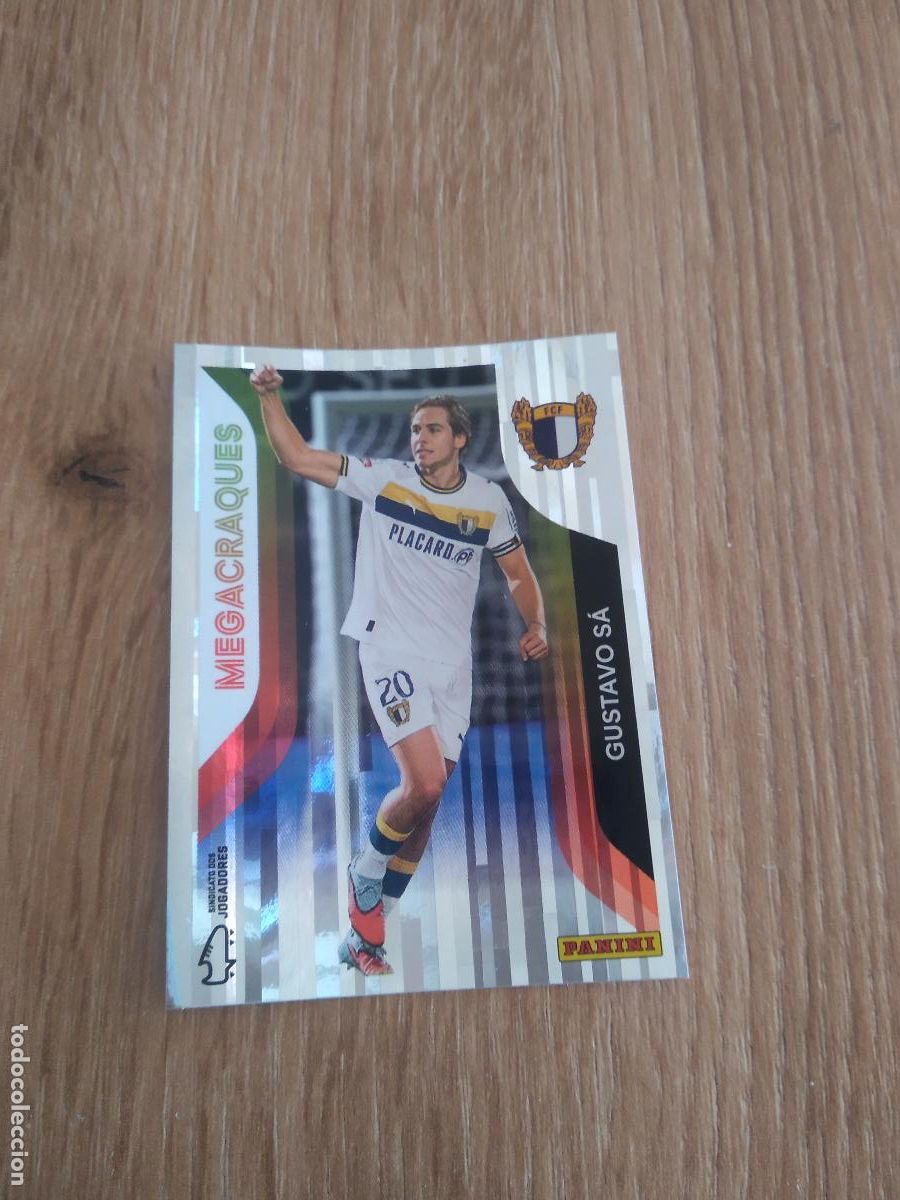Cartes &agrave; collectionner de Football: 374 GUSTAVO SA FAMALICAO CROMO FUTBOL PANINI PORTUGAL 25-26 FUTEBOL LIGA BETCLIC 2025-2026