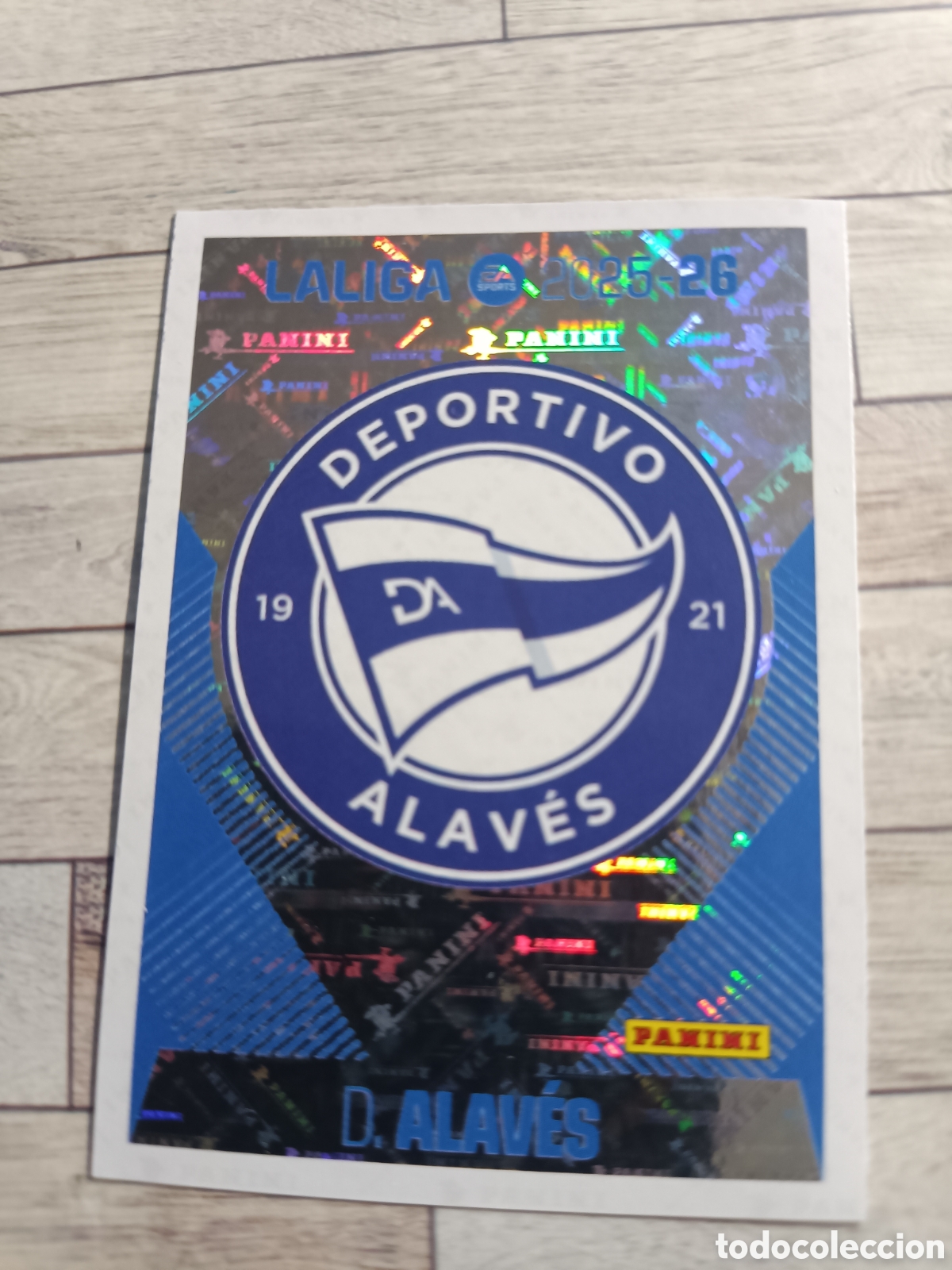 Cromos de F&uacute;tbol: 1 ESCUDO ALAVES LIGA ESTE 2025 2026 PANINI 25 26