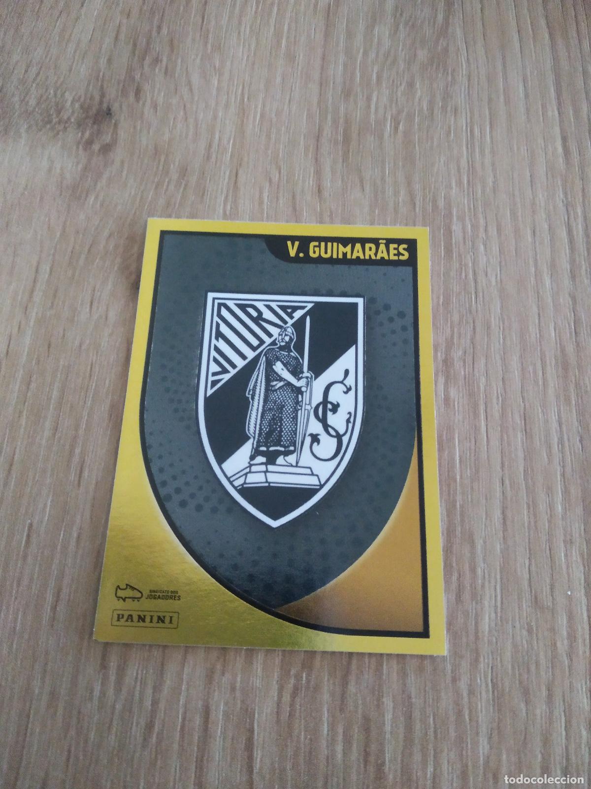 Cartes &agrave; collectionner de Football: 18 VITORIA GUIMARAES ESCUDO CROMO FUTBOL PANINI LIGA PORTUGAL 2024-2025 FUTEBOL 24-25