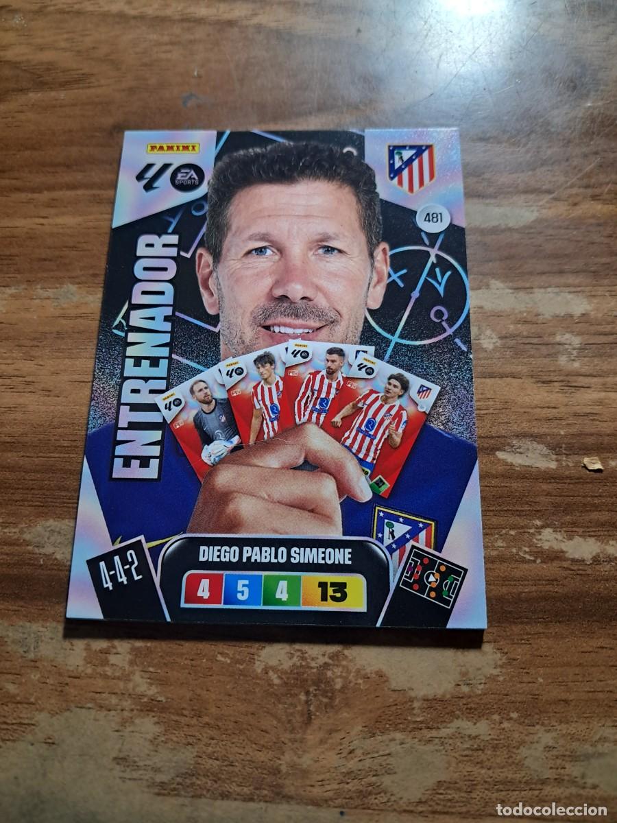 Cromos de F&uacute;tbol: CARD ADENALYN XL TEMPORADA 25/26: ENTRENADOR AT. MADRID DIEGO PABLO SIMEONE, N&deg; 481