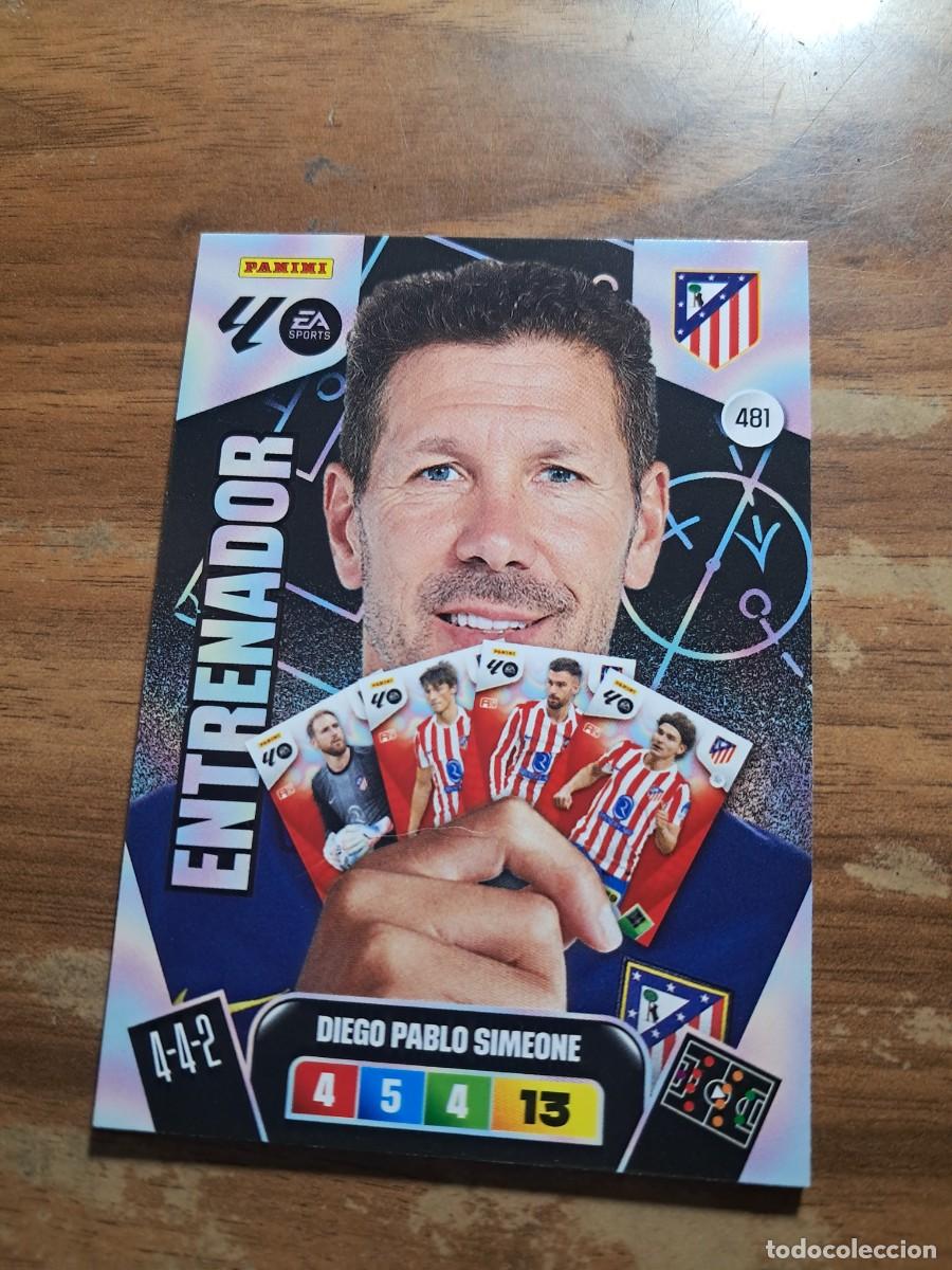 Cromos de F&uacute;tbol: CARD ADENALYN XL TEMPORADA 25/26: ENTRENADOR AT. MADRID DIEGO PABLO SIMEONE, N&deg; 481