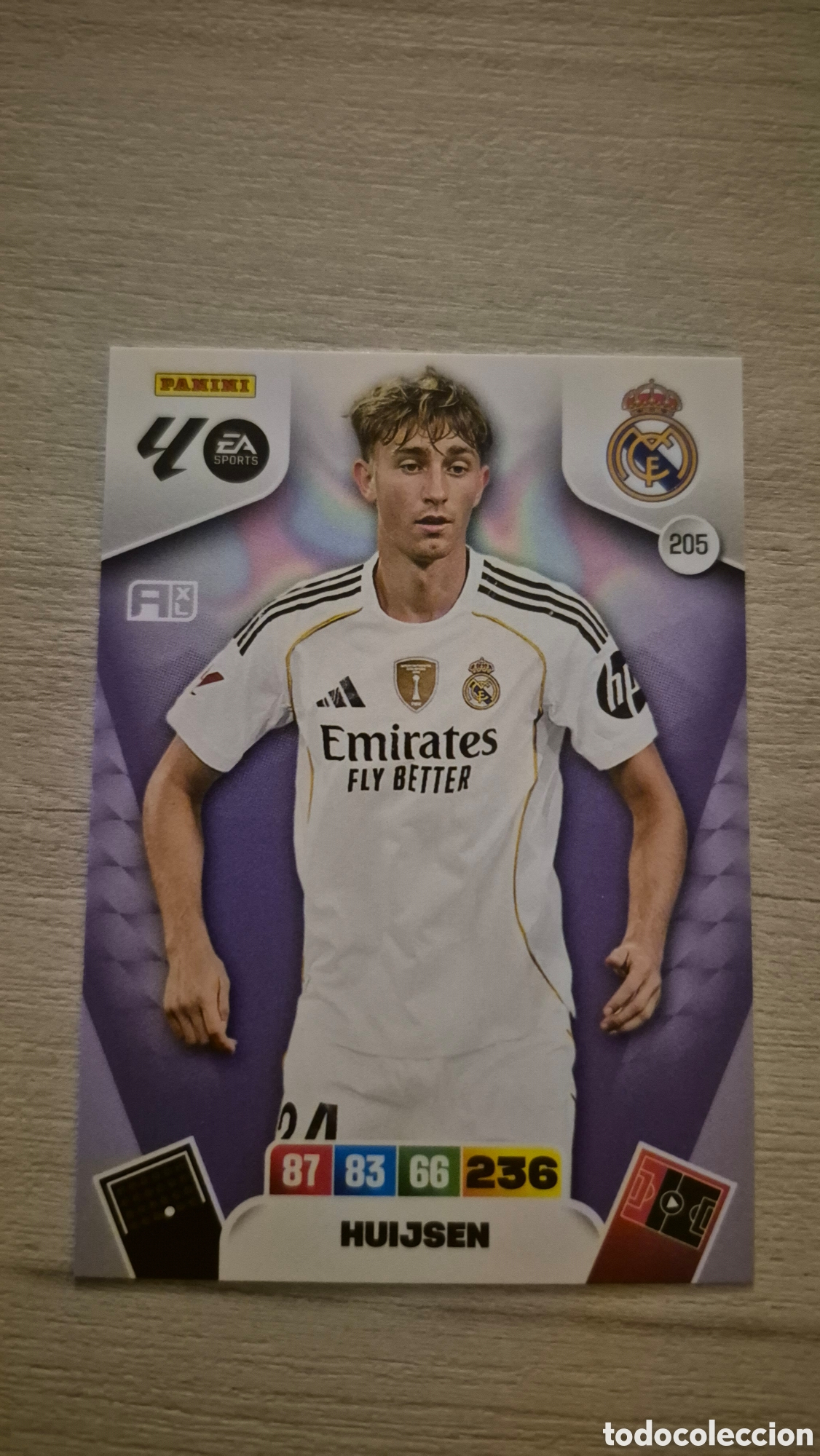 Football Stickers: N&deg;205 Real Madrid Huijsen Adrenalyn 25/26