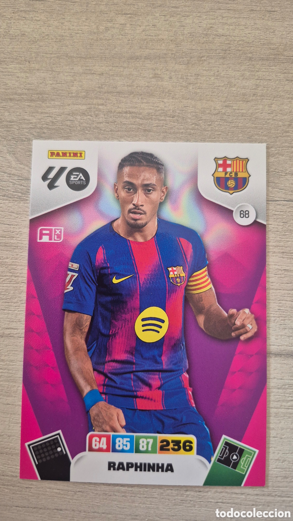 Cartes &agrave; collectionner de Football: N&deg;68 Barcelona Raphina Adrenalyn 25/26