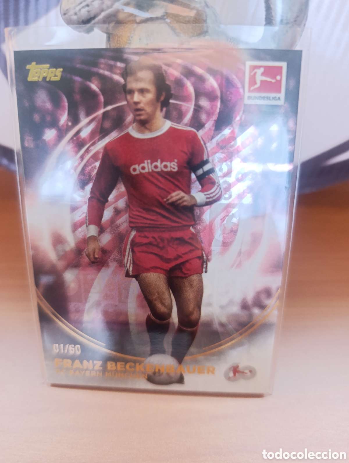Cromos de F&uacute;tbol: Franz Beckenbauer - 01/60 Topps Chrome Bundesliga 23/24 - Purple Wave Refractor