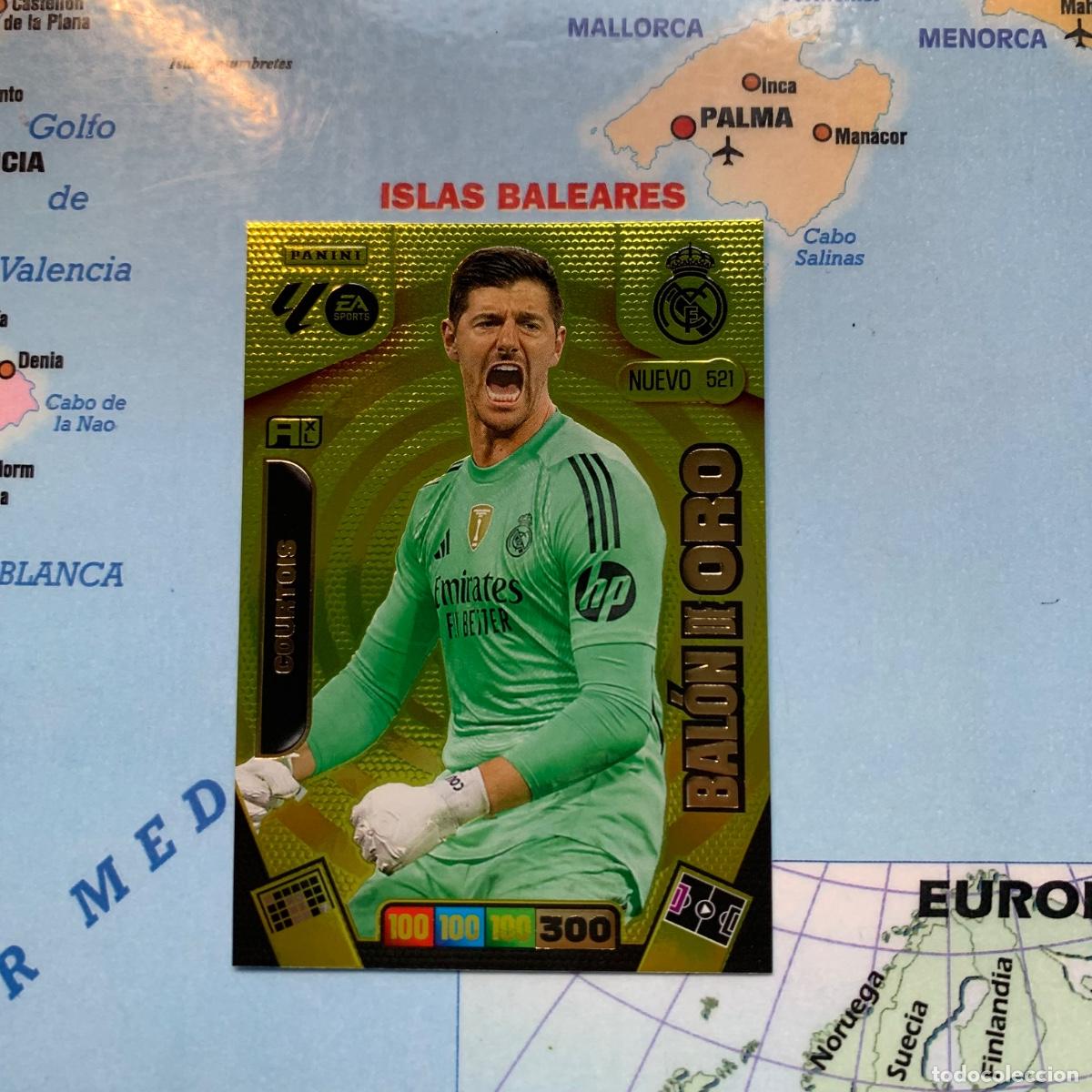 Cartes &agrave; collectionner de Football: Courtois nuevo bal&oacute;n de oro n&uacute;mero 521 del Real Madrid cromo adrenalyn XL 25-26 2025-2026
