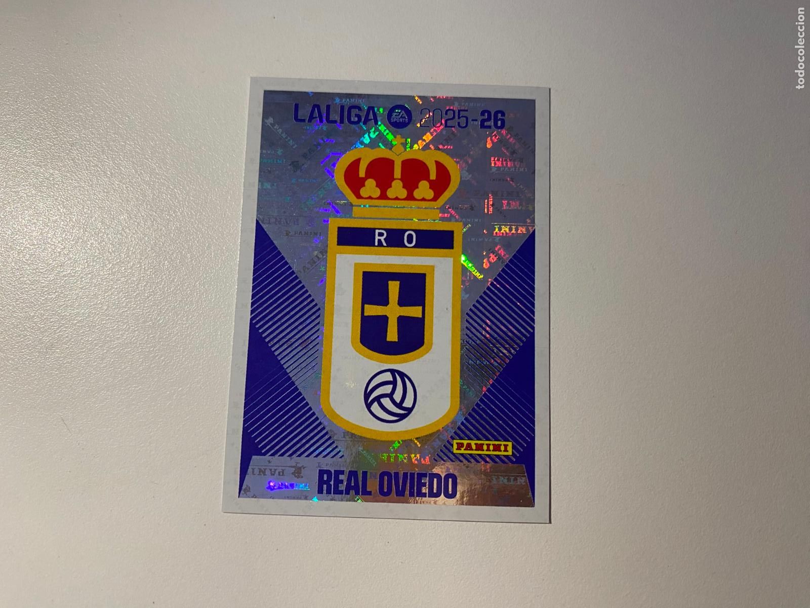 Cromos de F&uacute;tbol: LALIGA ESTE 2025 2026 EA SPORTS 25 26 ALBUM PANINI LIGA N 1 REAL OVIEDO ESCUDO