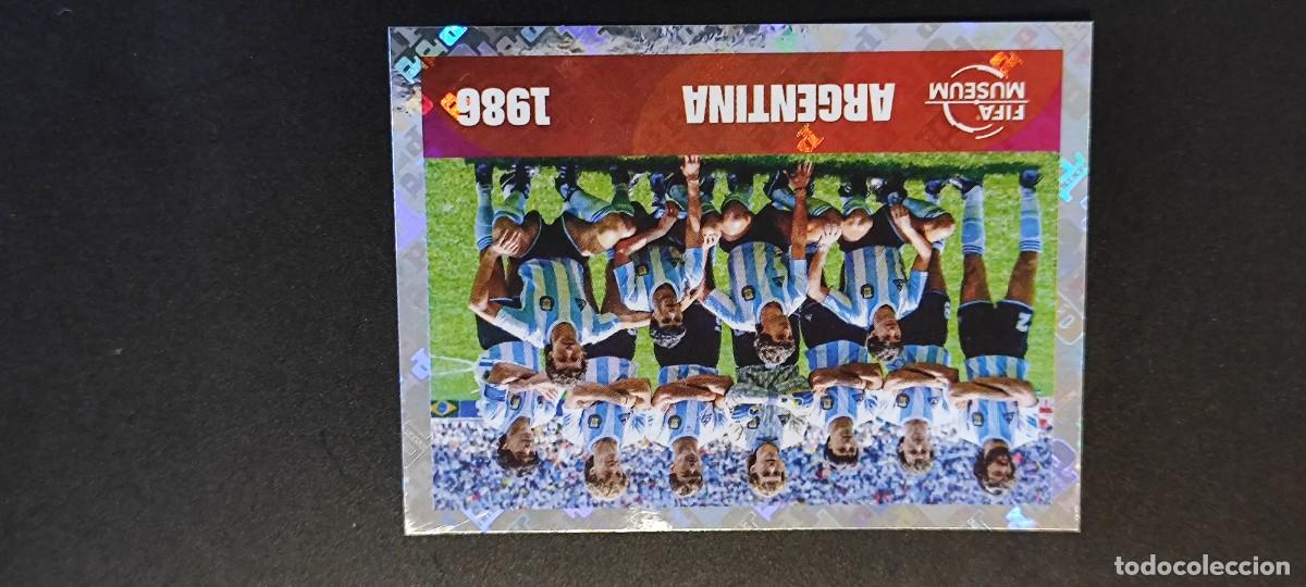 Cromos de F&uacute;tbol: FIFA WORLD CUP 2026 STICKER FIFA MUSEUM ARGENTINA 1986 CON MARADONA # FWC14 PANINI