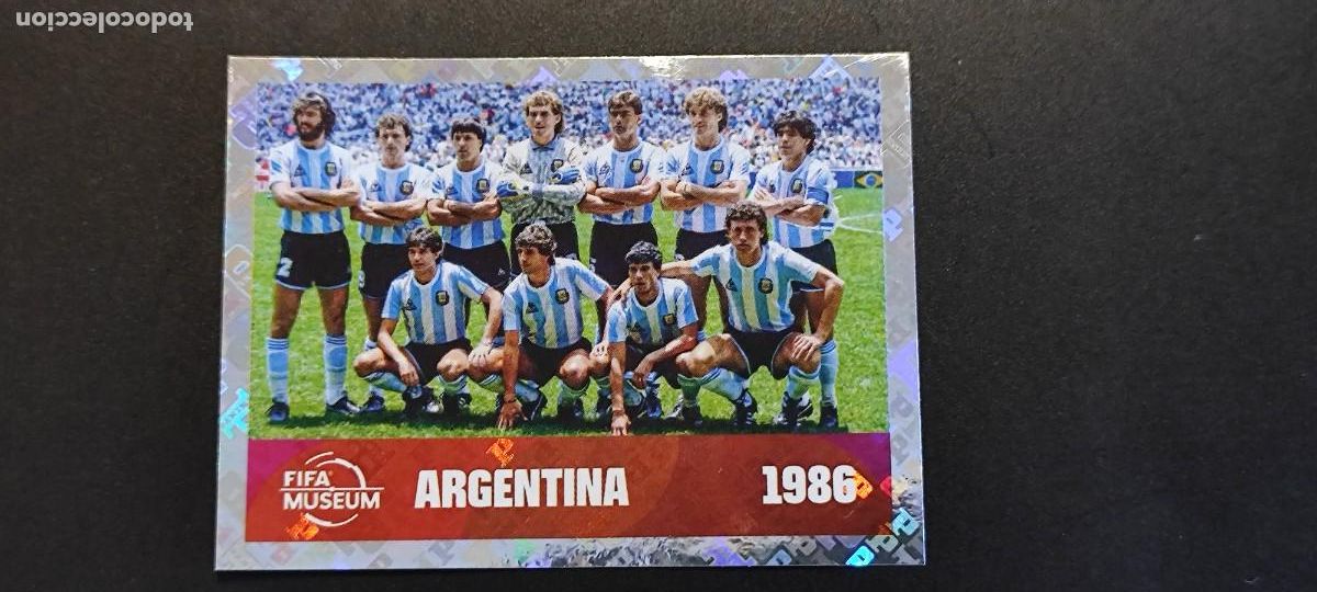 Cromos de F&uacute;tbol: FIFA WORLD CUP 2026 STICKER FIFA MUSEUM ARGENTINA 1986 CON MARADONA # FWC14 PANINI