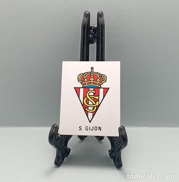 Cromos de F&uacute;tbol: ESCUDO SPORTING DE GIJ&Oacute;N CROMO SUPER ADHESIVOS FUTBOL EXCLUSIVAS SALCAS A&Ntilde;OS 80 5,4x4,1 CMS. (LEER)