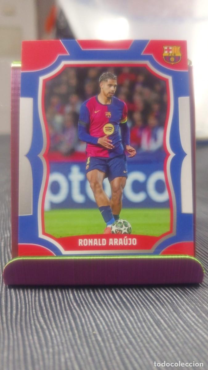 Fu&szlig;ball-Sticker: Ronald Ara&uacute;jo - Colecci&oacute;n DAKA FC Barcelona 2024/2025
