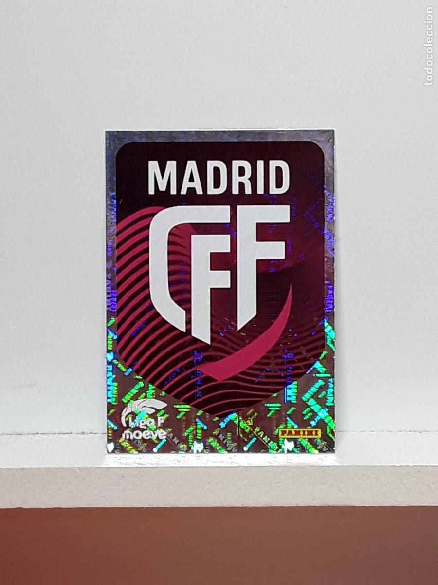 Cartes &agrave; collectionner de Football: LIGA FEMENINA 2025 2026 F 25 26 ALBUM PANINI LIGA N 242 MADRID ESCUDO LOGO