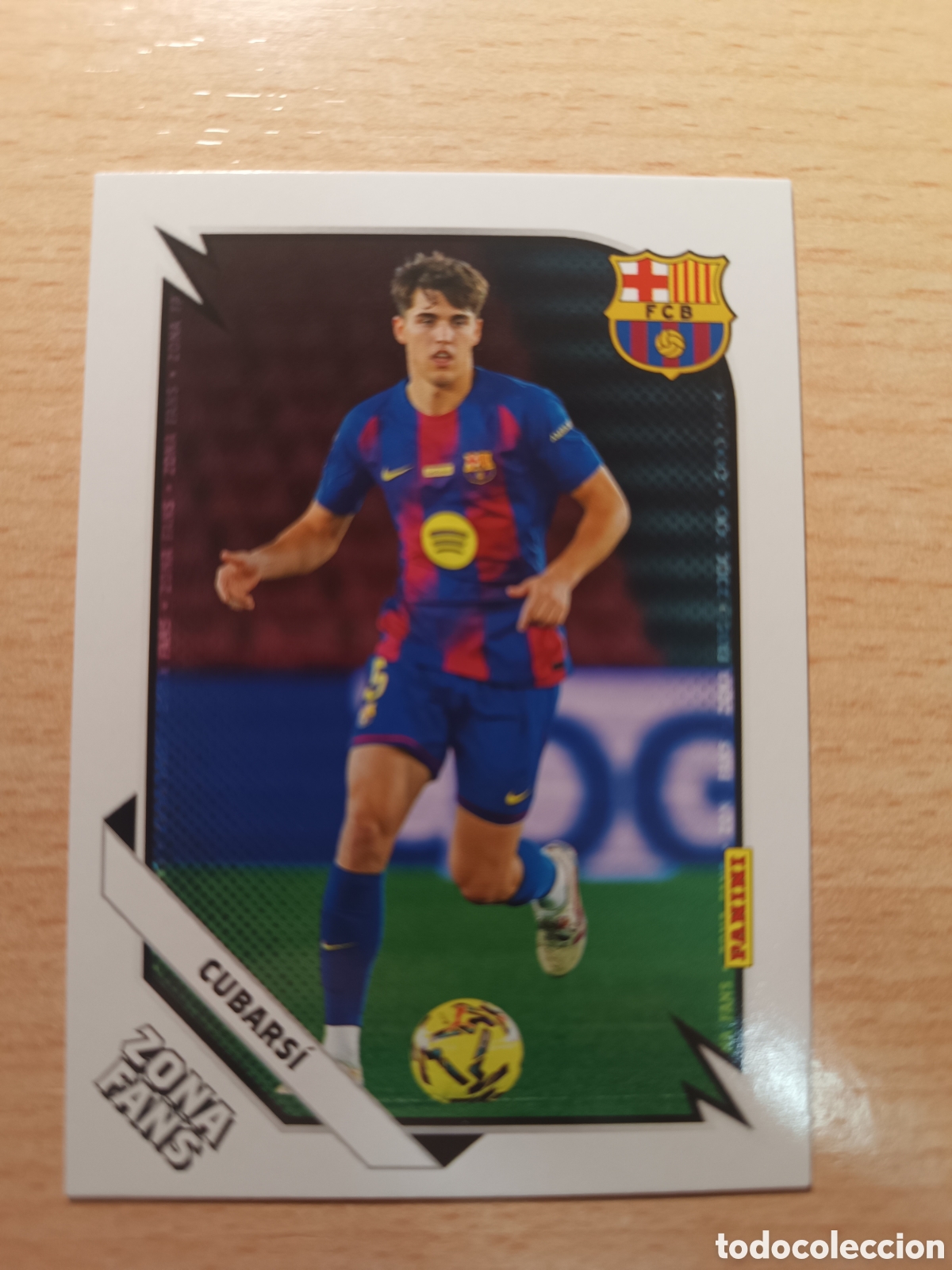 Figurine di Calcio: CUBARSI ZONA FANS PANINI CLUB FC BARCELONA 2025 2026 PANINI 25 26