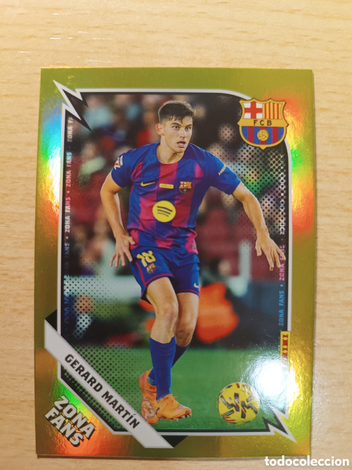 Cromos de F&uacute;tbol: GERARD MART&Iacute;N ZONA FANS PARALELA ORO PANINI CLUB FC BARCELONA 2025 2026 PANINI 25 26