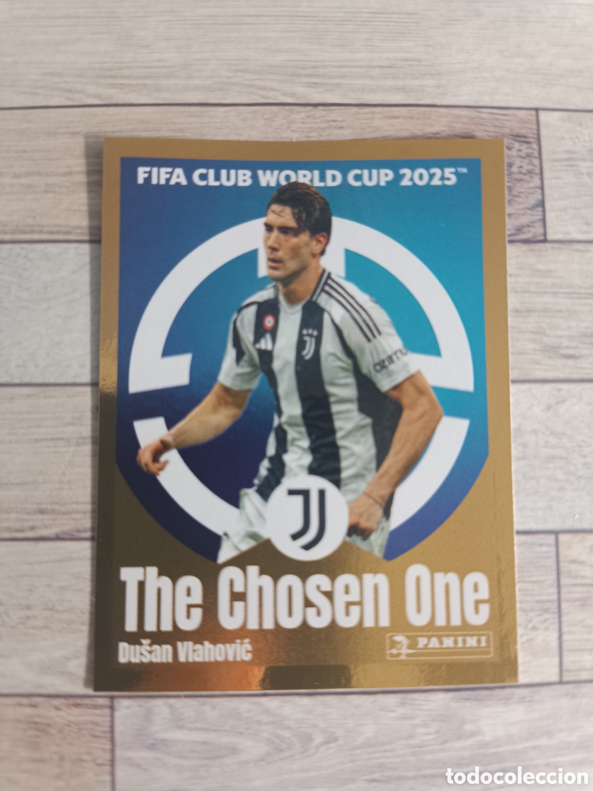 Cartes &agrave; collectionner de Football: 475 VLAHOVIC THE CHOSEN ONE JUVENTUS FIFA CLUB WORLD CUP MUNDIAL CLUBES 2025 PANINI 25