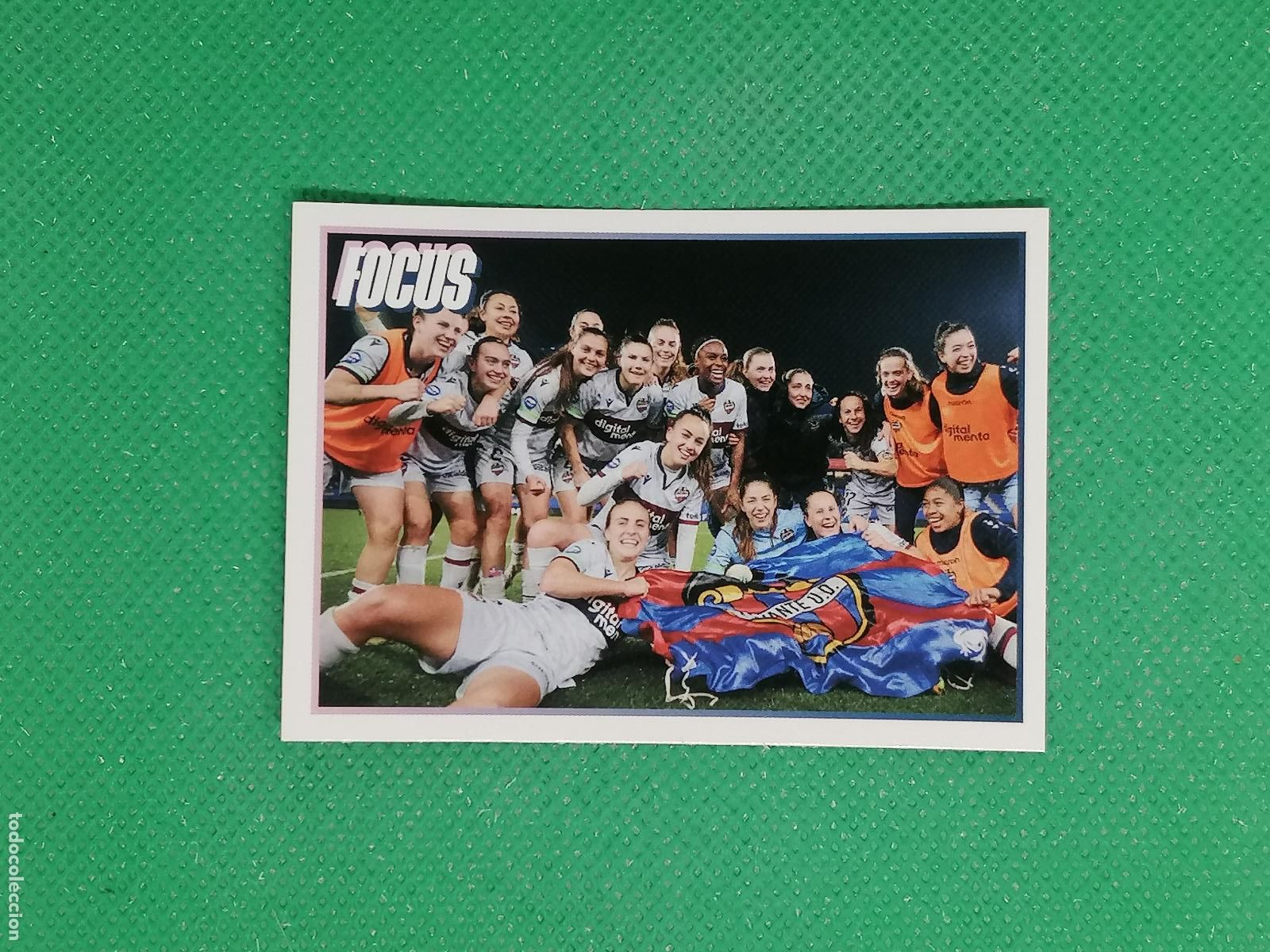 Cromos de F&uacute;tbol: 325 LEVANTE FOCUS ⚽ PANINI LIGA FEMENINA F MOEVE 25 26 2025 2026 ⚽