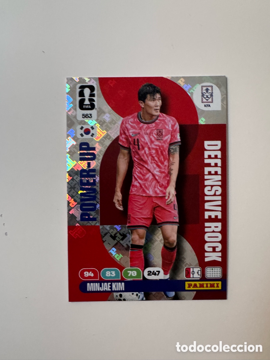 Fu&szlig;ball-Sticker: ADRENALYN XL FIFA WORLD CUP 2026 &ndash; POWER UP N&ordm; 563 &ndash; Kim Min-jae Corea del Sur