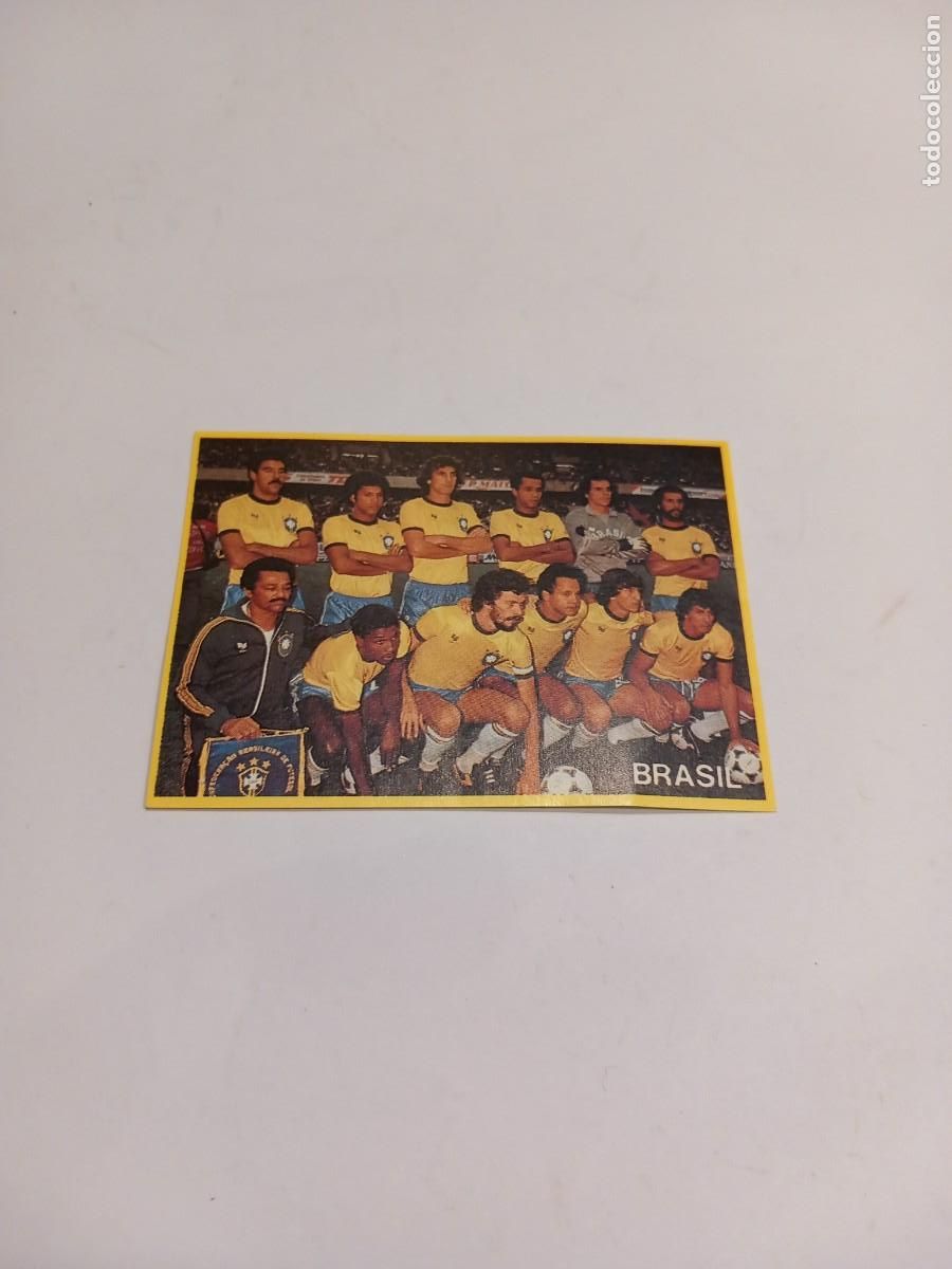 Football Stickers: CROMO BRASIL SELECCI&Oacute;N PEL&Eacute; F&Uacute;TBOL N&Uacute;NCA PEGADO F&Uacute;TBOL EN ACCI&Oacute;N DANONE 82 / COMPRA MIN&Iacute;MA 5 &euro;