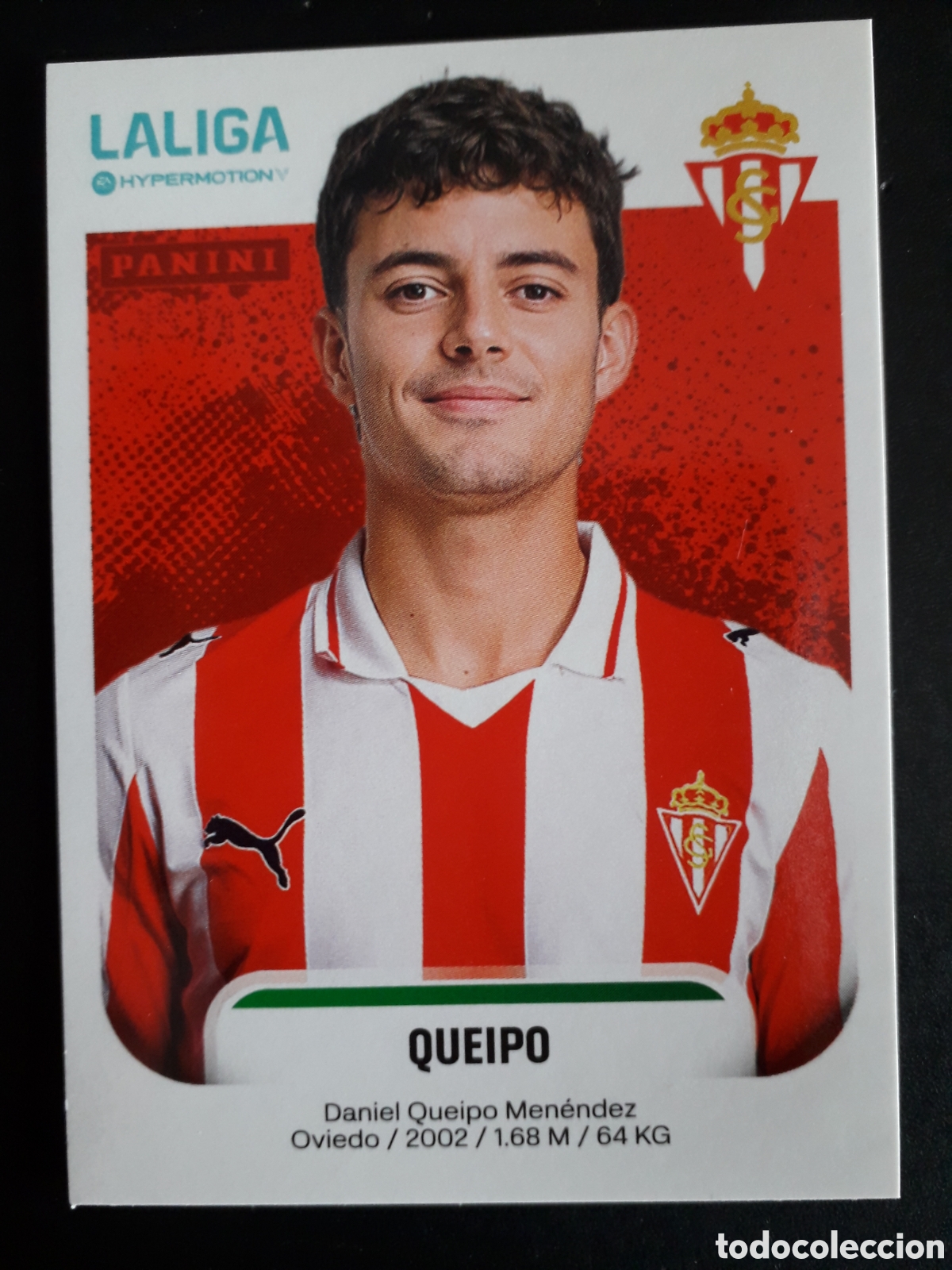 Figurine di Calcio: QUEIPO SPORTING DE GIJ&Oacute;N N&deg; 379 B LALIGA HYPERMOTION 25 26 2025 2026 PANINI SIN PEG PEDIDO M&Iacute;NIMO 3&euro;