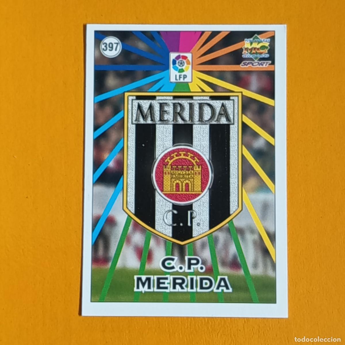 Cromos de F&uacute;tbol: 397 ESCUDO/PLANTILLA C.P. M&Eacute;RIDA. LAS FICHAS DE LA LIGA 98-99. MUNDICROMO