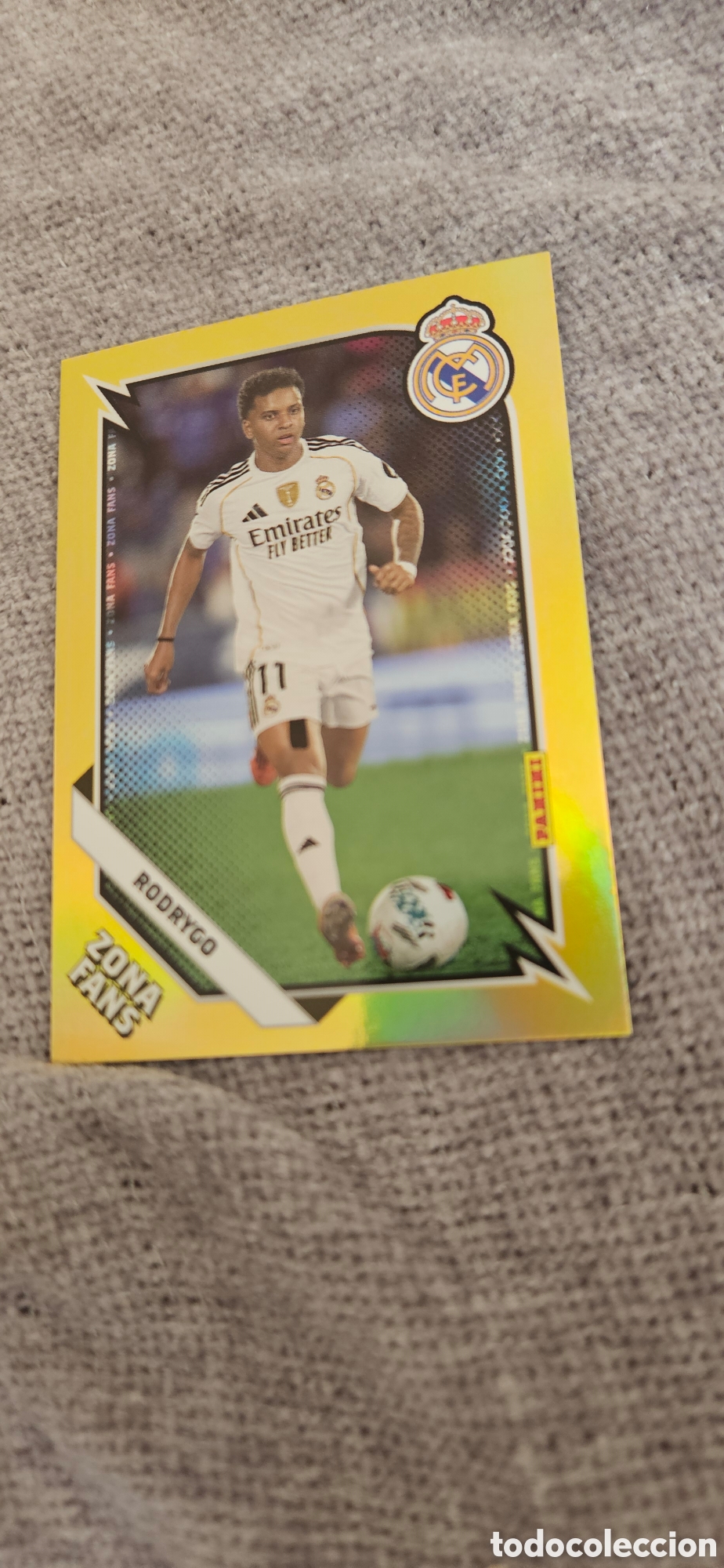Cromos de F&uacute;tbol: Rodrygo 43 zona fans gold real Madrid panini club 2025-2026 25 26
