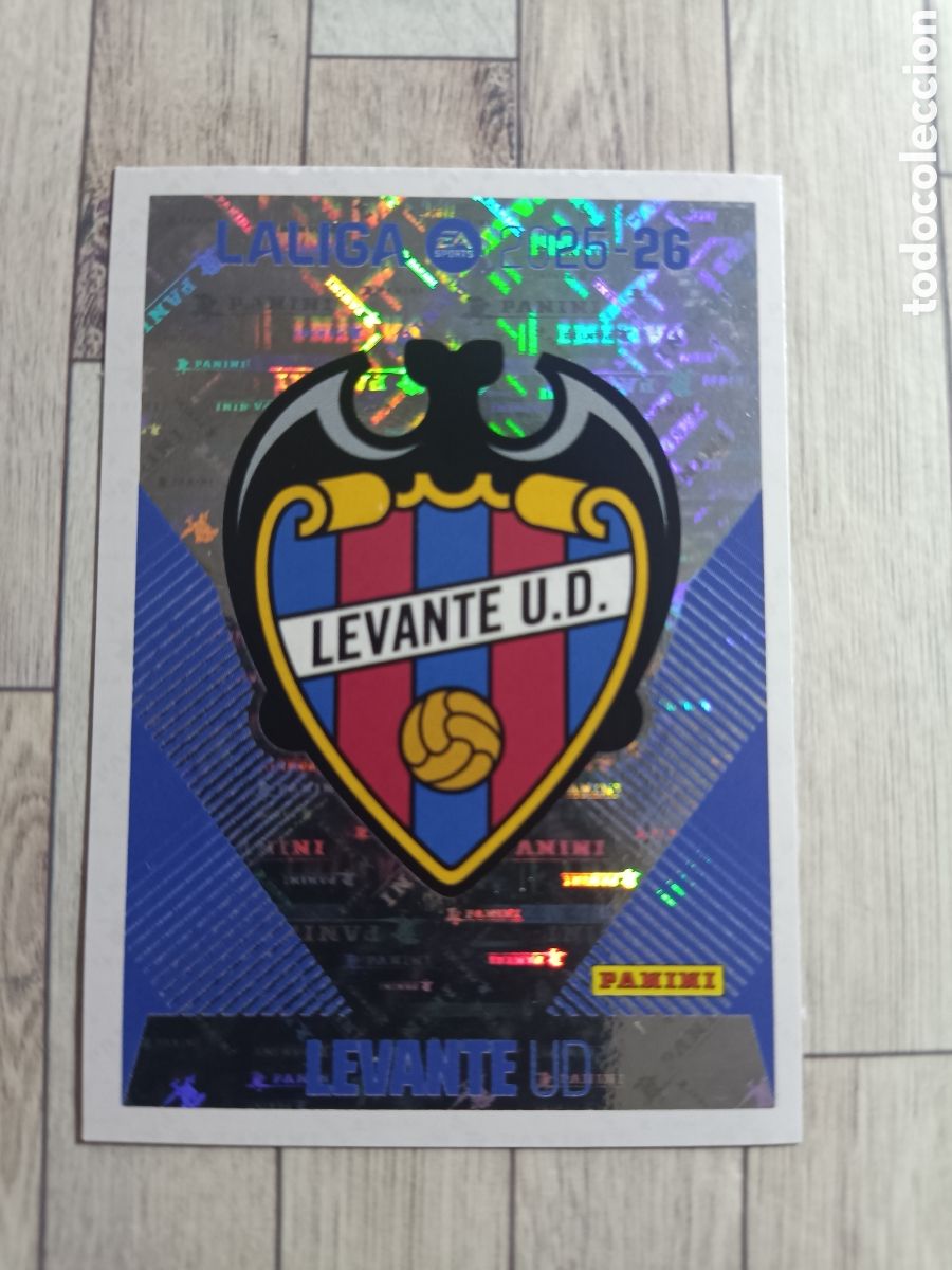 Cromos de F&uacute;tbol: 1 ESCUDO LEVANTE LIGA ESTE 2025 2026 PANINI 25 26