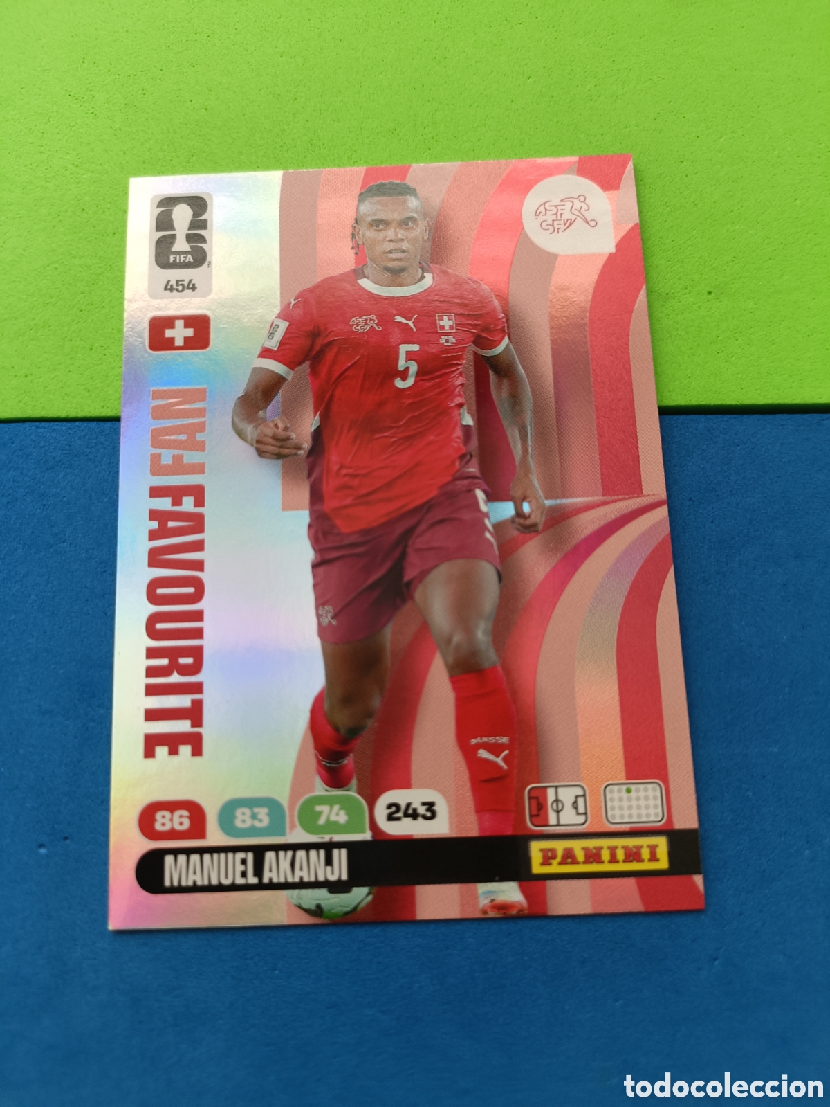 Cromos de F&uacute;tbol: Adrenalyn XL Fifa World cup 2026 mundial - Fan Favourite 454 Akanji
