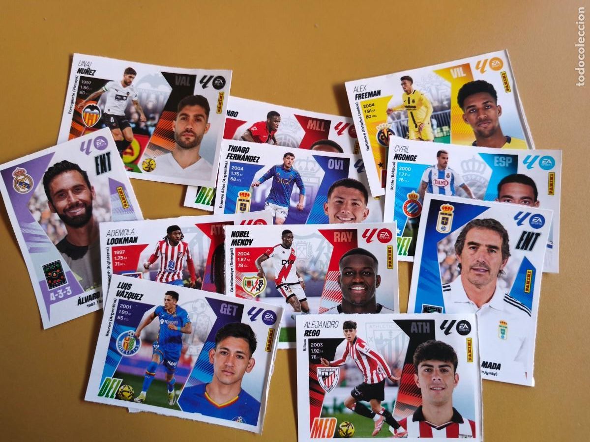 Football Stickers: liga 2025 26, contiene 11 cromos