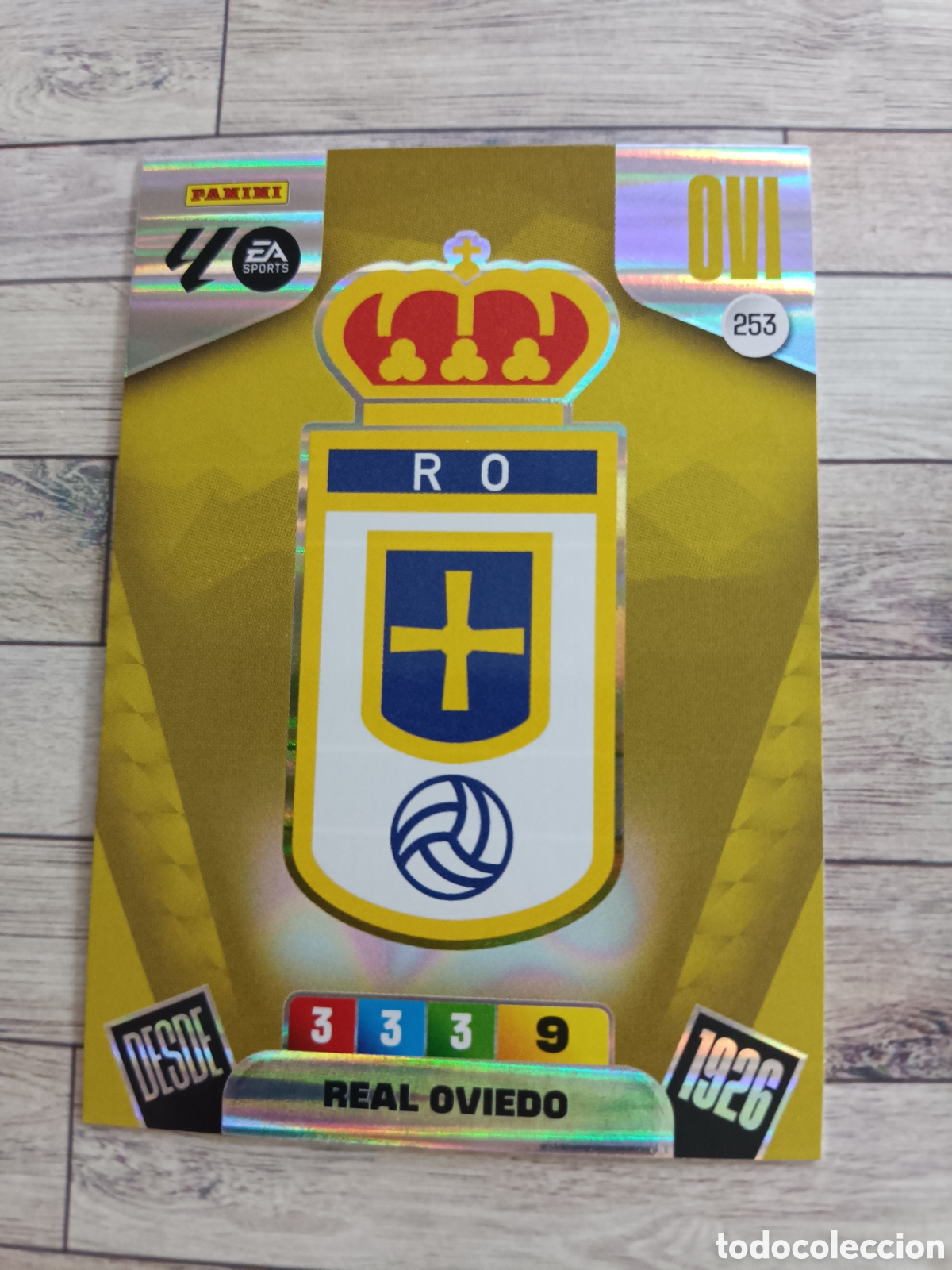 Fu&szlig;ball-Sticker: 253 ESCUDO REAL OVIEDO ADRENALYN XL 2025 2026 PANINI 25 26