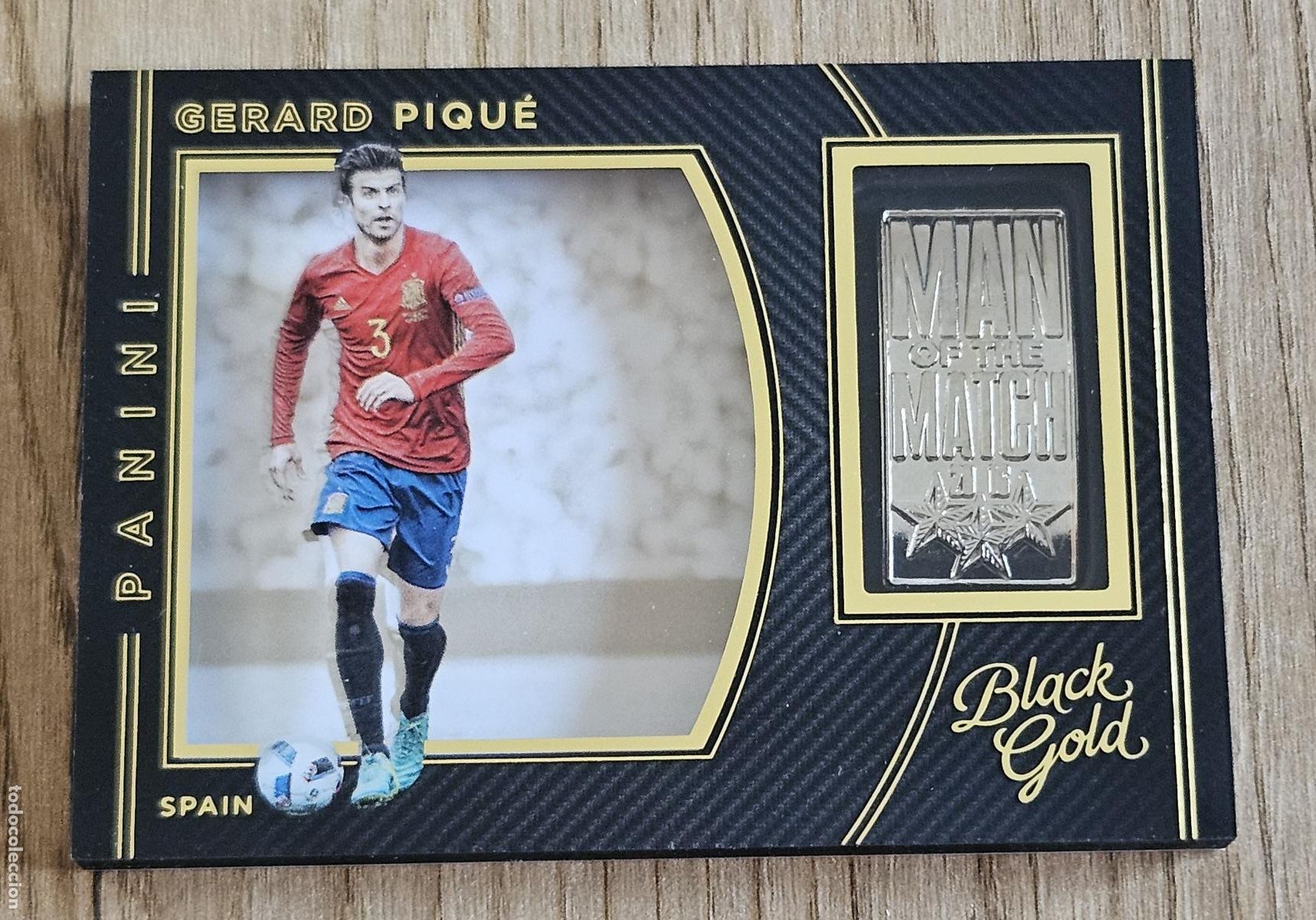 Cromos de F&uacute;tbol: Gerard Piqu&eacute; (Espa&ntilde;a-Barcelona) Cromo Panini FIFA 365 2016-2017 (16-17) Black Gold. Man of the Match