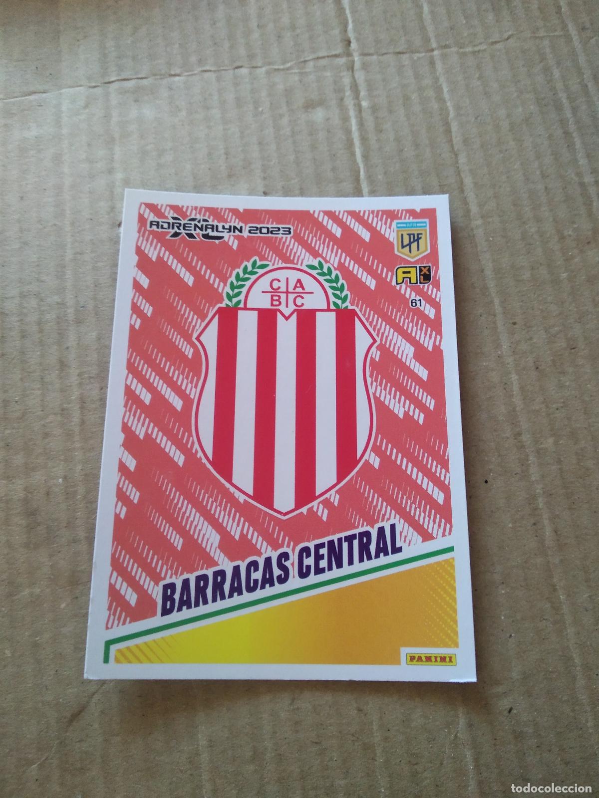 Cromos de F&uacute;tbol: 61 ESCUDO BARRACAS CENTRAL CROMO FUTBOL PANINI ARGENTINO 2023 LIGA ARGENTINA ADRENALYN