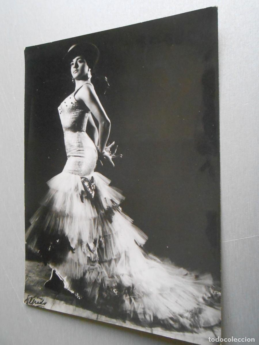 Football Stickers: FOTO de - DOLORES VARGAS -, de 13 x 18 cms.