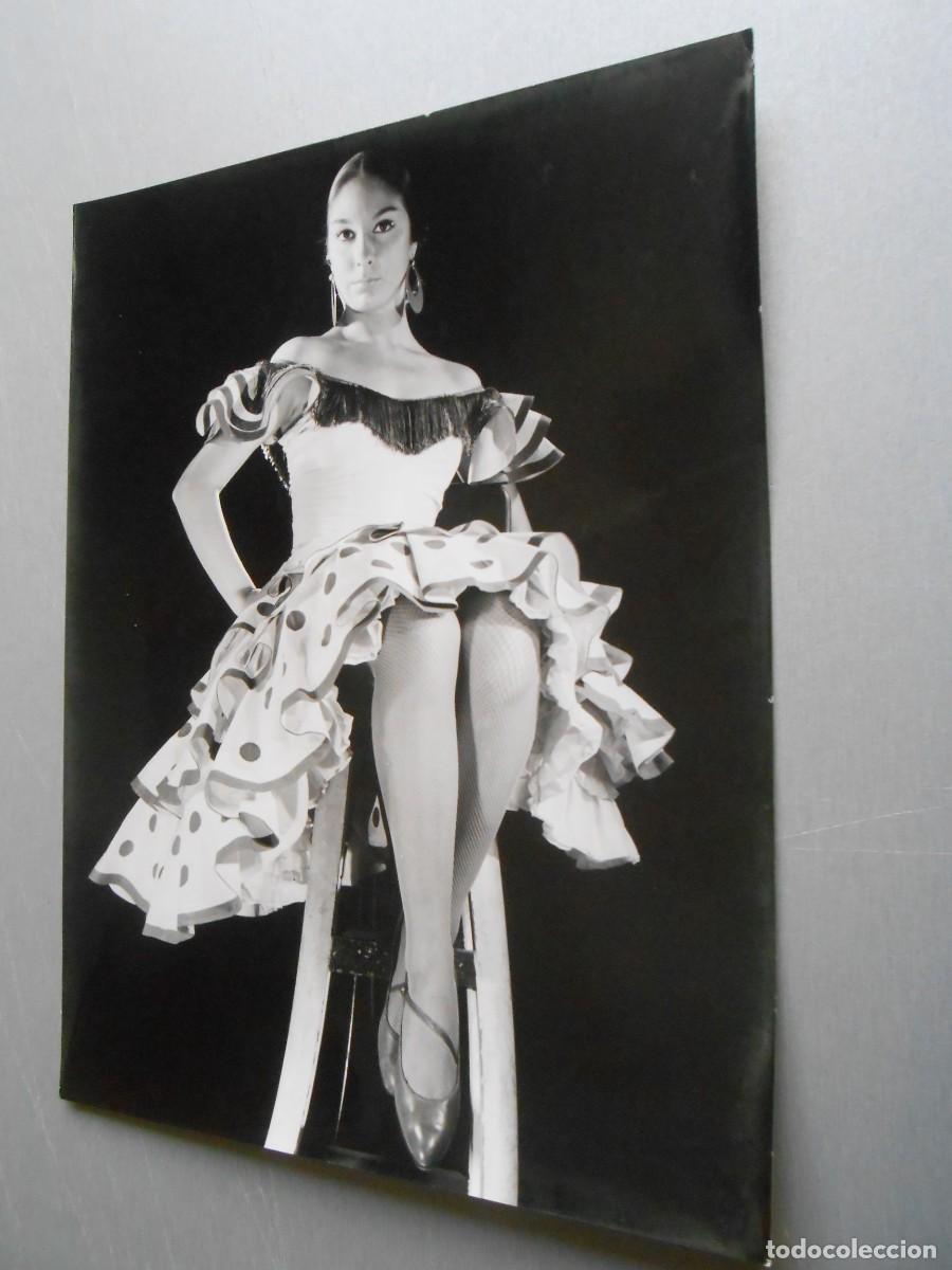 Cromos de F&uacute;tbol: FOTO de - CARMINA SERRA - 18 a&ntilde;os cl&aacute;sico Espa&ntilde;ol -, de 18 x 24 cms.