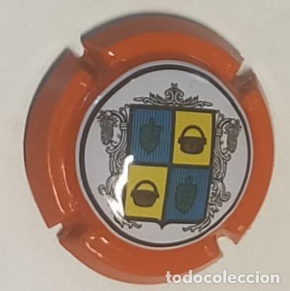 Cromos de Futebol: PLACA DE CAVA DE NAVERAN CON ESCUDO Y FALDON NARANJA