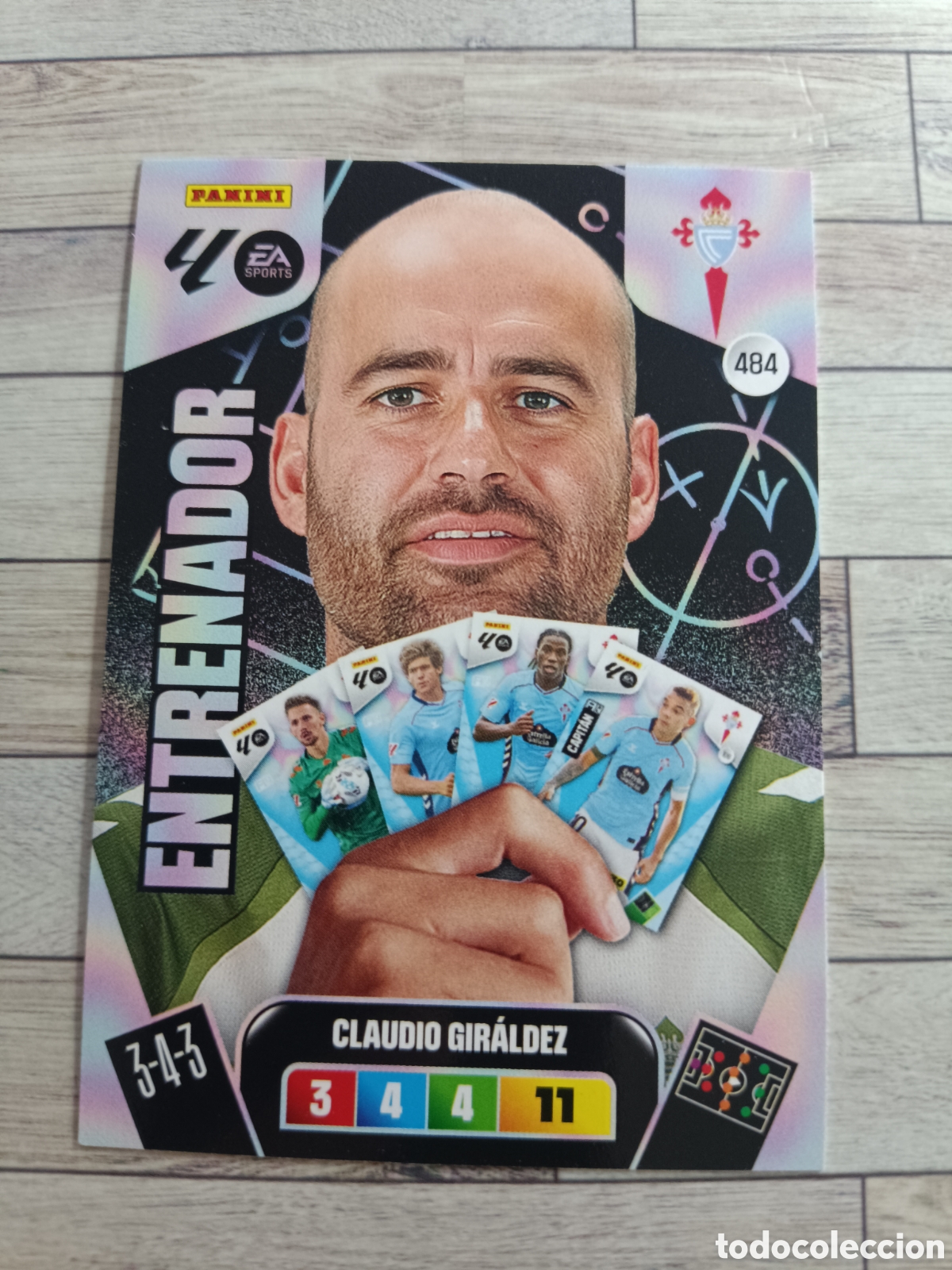 Cromos de F&uacute;tbol: 484 CLAUDIO GIRALDEZ ENTRENADOR CELTA ADRENALYN XL 2025 2026 PANINI 25 26