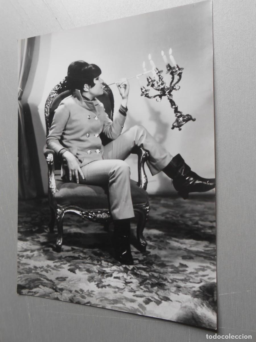 Cartes &agrave; collectionner de Football: FOTO de - LADY SHERRY -, de 18 x 24 cms.