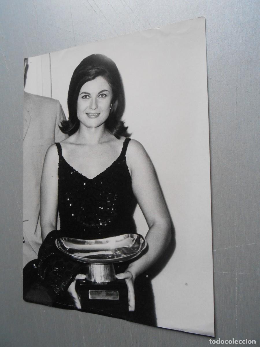 Cromos de F&uacute;tbol: FOTO de - MAGDALENA IGLESIAS -, de 18 x 24 cms.