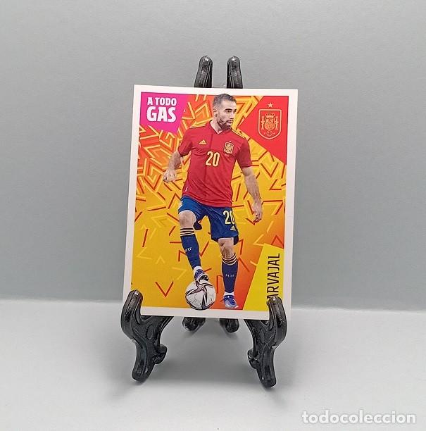 Figurine di Calcio: 11 CARVAJAL LOS &Iacute;DOLOS DE LA ROJA - CRACKS MUNDIALES CROMO ADHESIVO CARREFOUR PANINI 2022 A TODO GAS