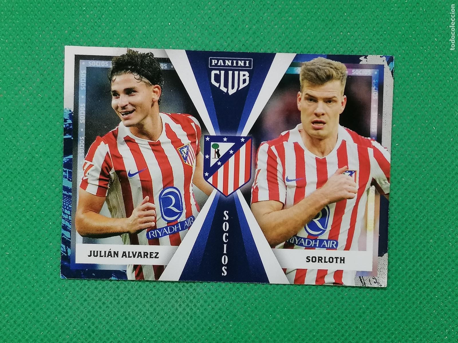 Cartes &agrave; collectionner de Football: 48 JULIAN ALVAREZ SORLOTH SOCIOS ⚽ PANINI CLUB ATLETICO MADRID CARD 25 26 2025 2026 ⚽