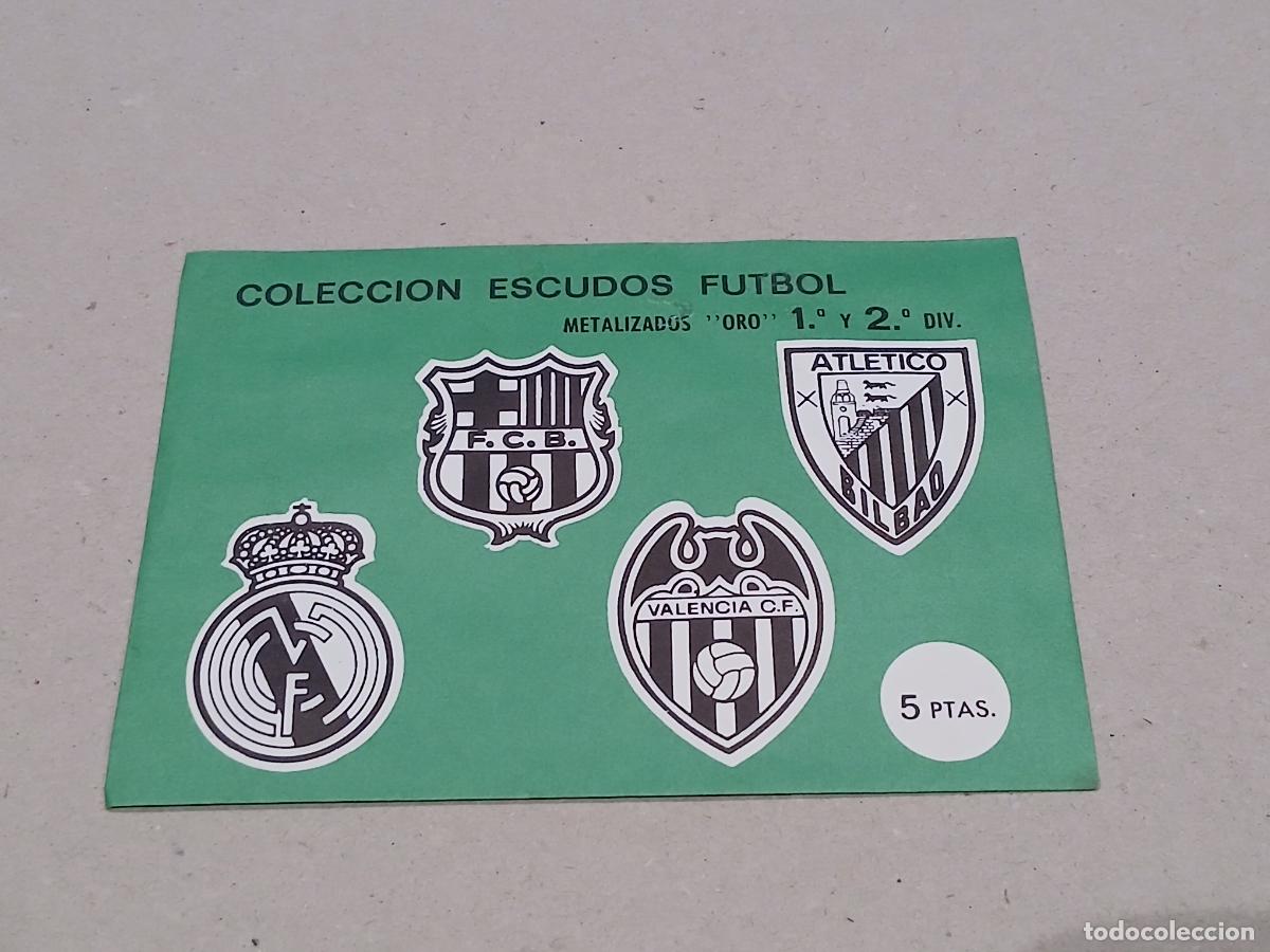 Cromos de f&uacute;tbol: Sobre sin abrir f&uacute;tbol. Escudos oro metalizados 1976 (liga 1976 1977)
