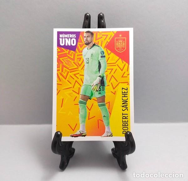 Cromos de F&uacute;tbol: 9 ROBERT S&Aacute;NCHEZ LOS &Iacute;DOLOS DE LA ROJA - CRACKS MUNDIALES CROMO CARREFOUR PANINI 2022 N&Uacute;MEROS UNO