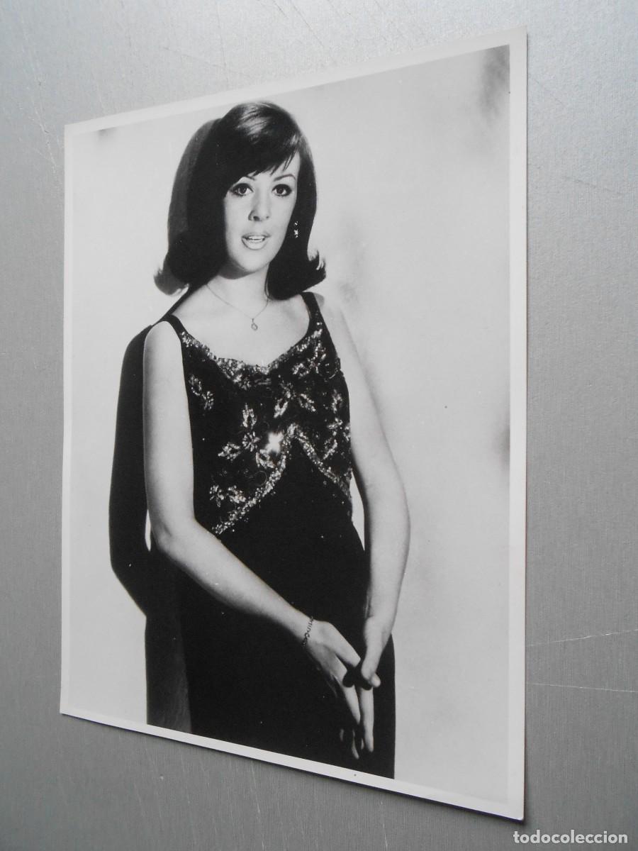 Cromos de F&uacute;tbol: FOTO de - SAMANTHA JONES -, de 18 x 24 cms.