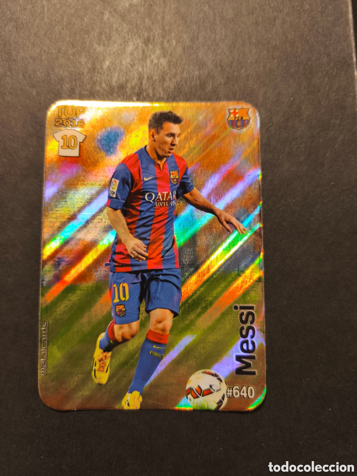 Football Stickers: N&ordm; 640 MESSI TOP 10 FC BARCELONA MUNDICROMO 2016 VERSI&Oacute;N FONDO DIAGONALES