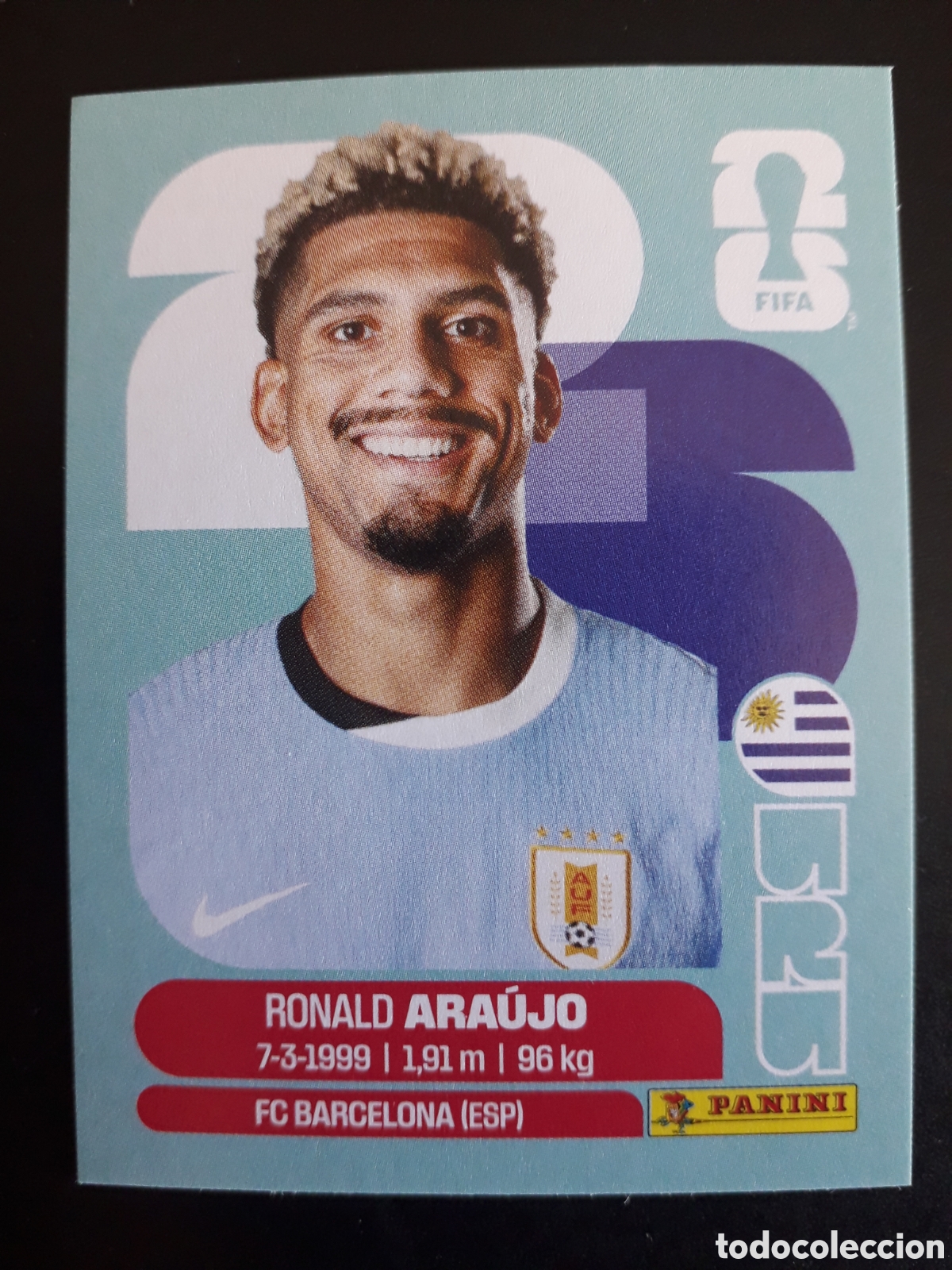 Cromos de F&uacute;tbol: RONALD ARA&Uacute;JO URUGUAY URU 4 MUNDIAL F&Uacute;TBOL 2026 FIFA WORLD CUP PANINI SIN PEGAR PEDIDO M&Iacute;NIMO 3&euro;.
