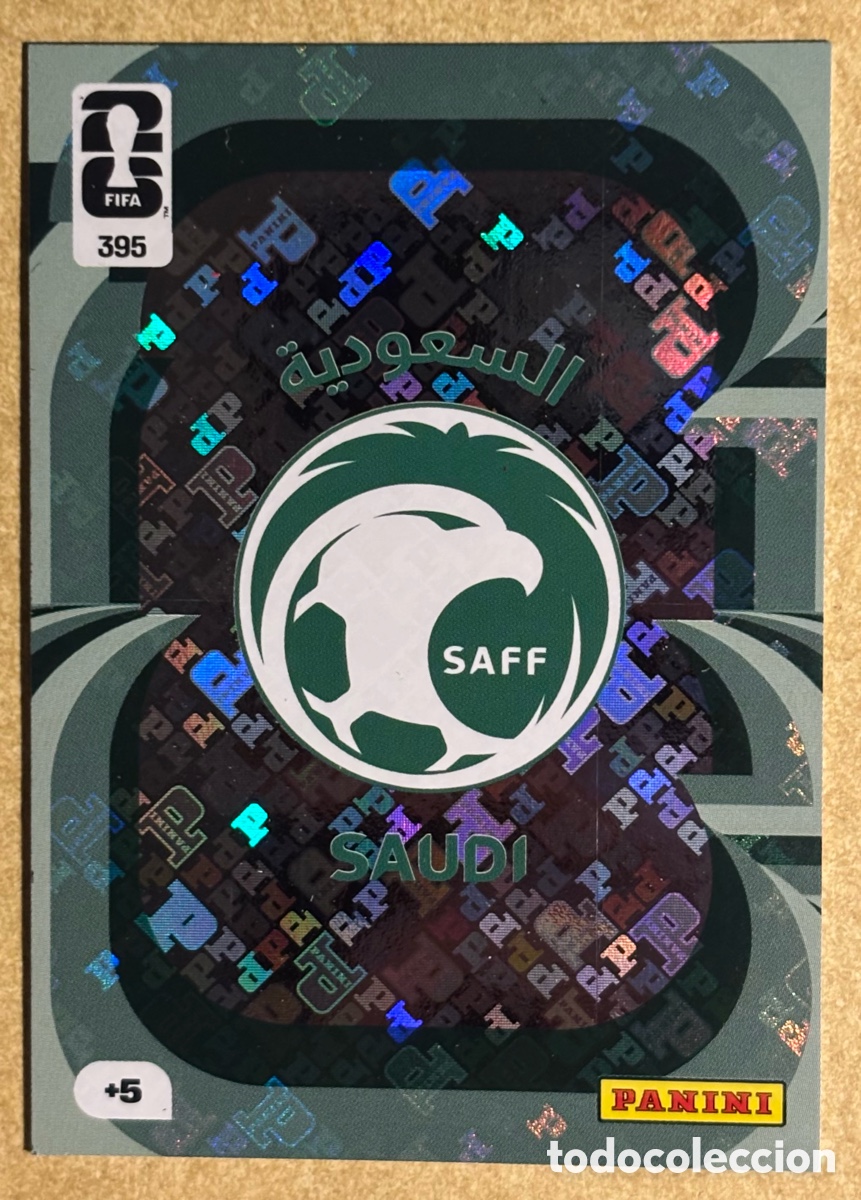 Cromos de F&uacute;tbol: ESCUDO DE ARABIA SAUD&Iacute;. CARTA PANINI ADRENALYN XL FIFA WORLD CUP 2026. #395.