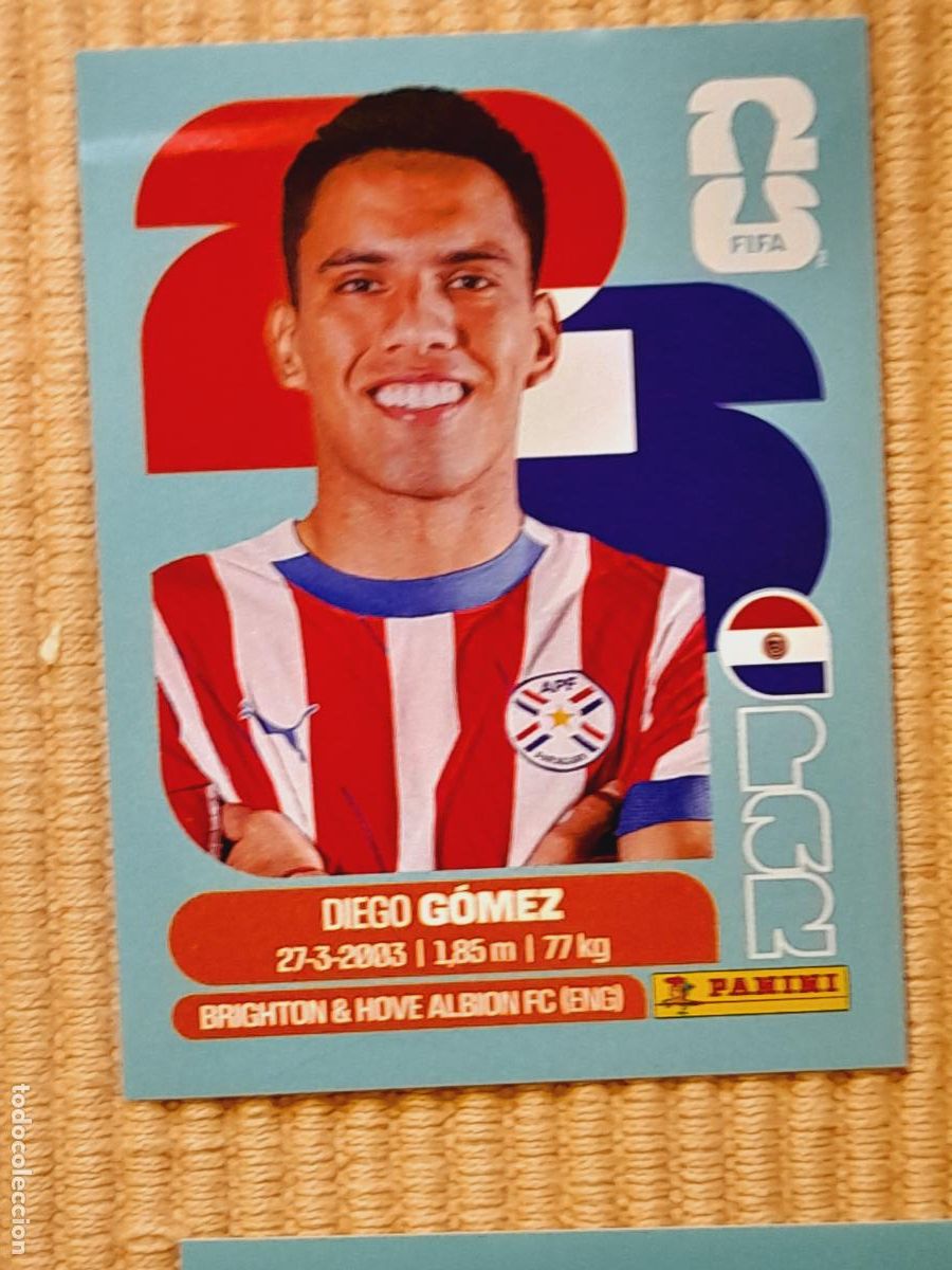 Cartes &agrave; collectionner de Football: CROMO PAR 10 Diego G&oacute;mez, PARAGUAY. FIFA WORLD CUP 2026 (MUNDIAL MEXICO EE.UU CANADA) STICKERS
