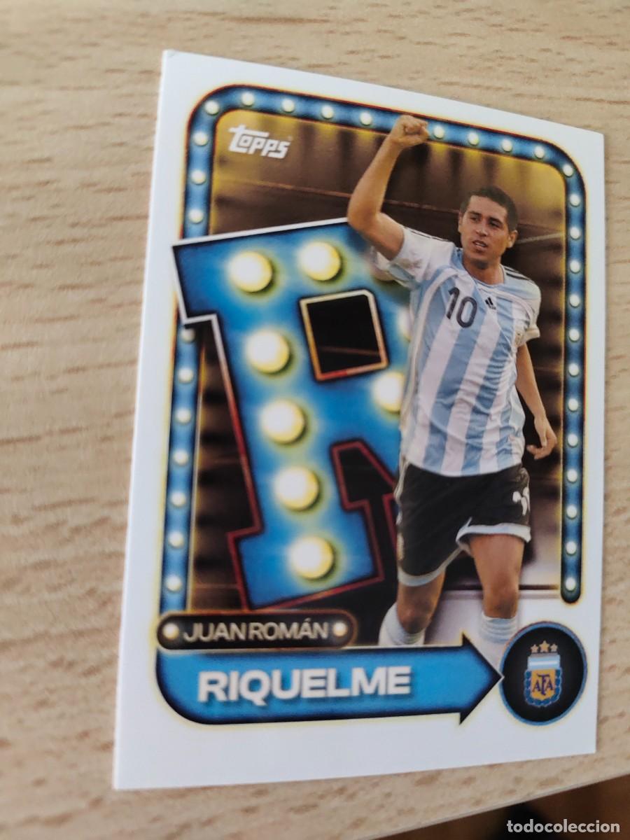 Cromos de F&uacute;tbol: 21 COLLECTOR TIN ARGENTINA 25 26 JUAN ROM&Aacute;N RIQUELME NAME IN LIGHTS TOPPS 2025 2026